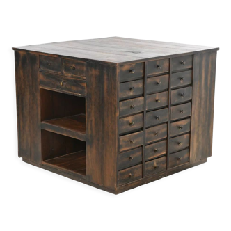 Central wooden island with 73 drawers