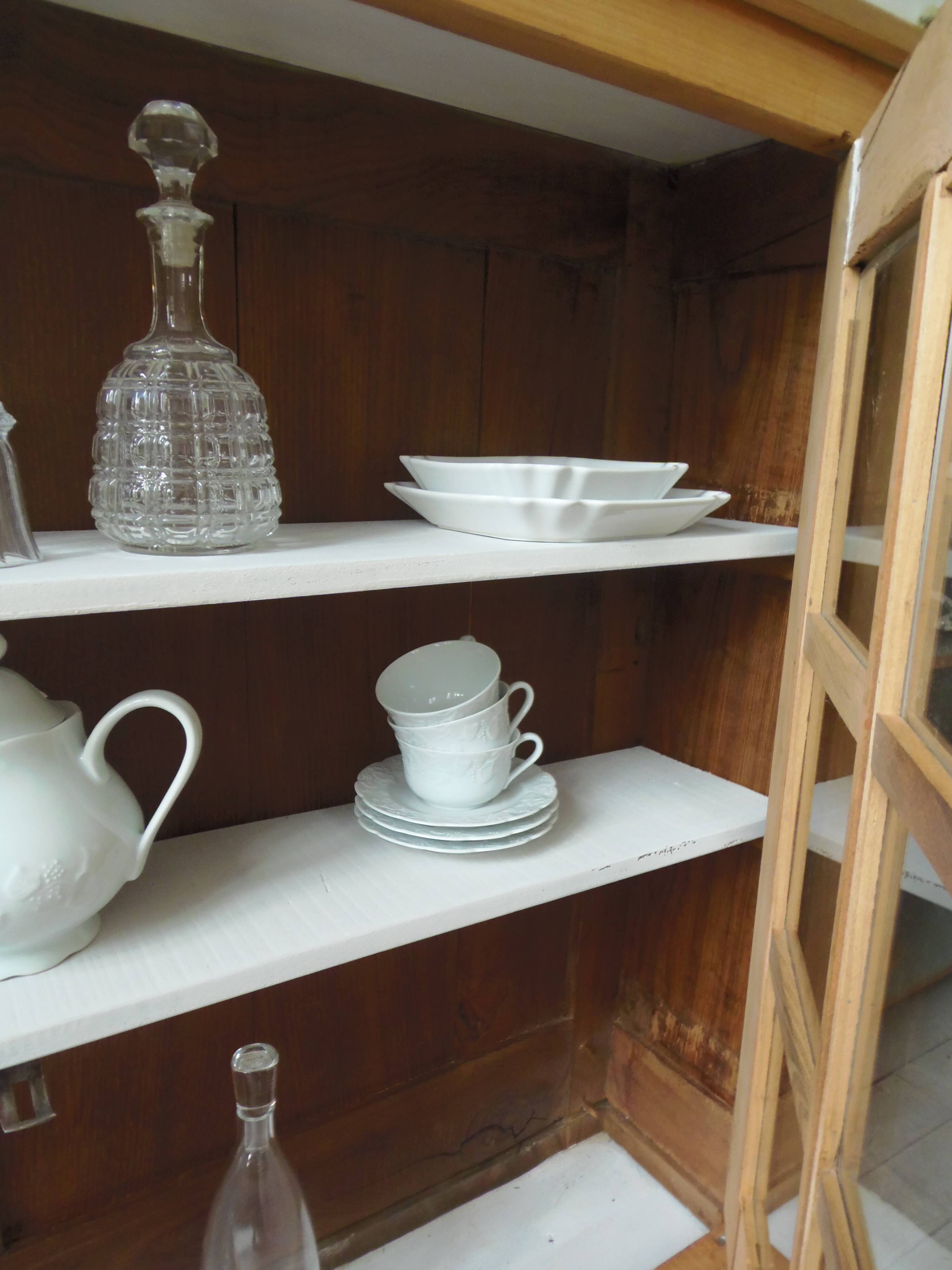 Console, shallow art deco sideboard in raw wood.