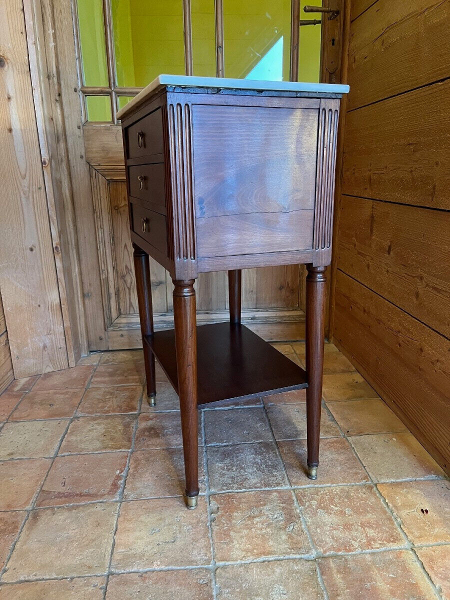 Mahogany chiffonnier table from the Louis XVI period.