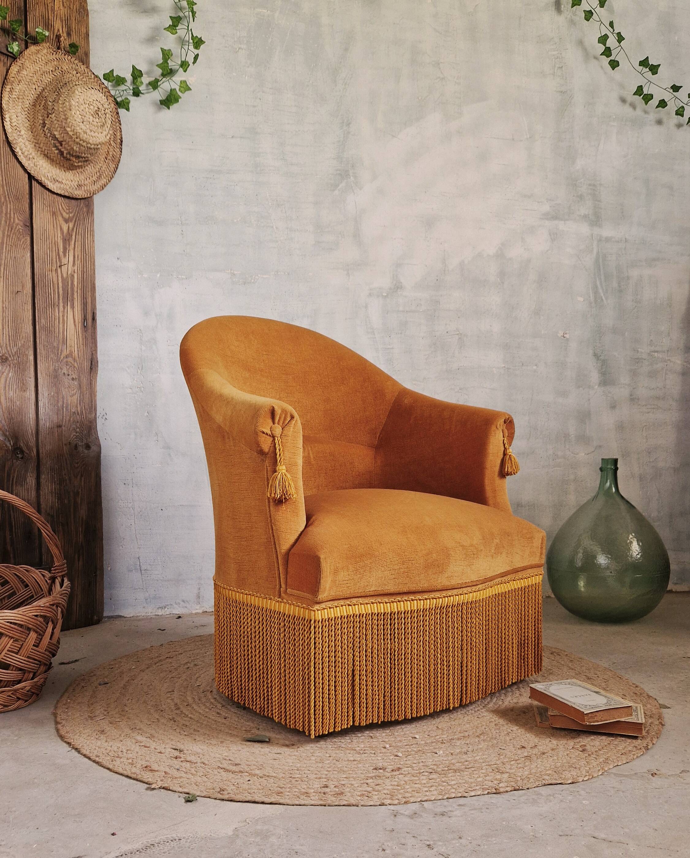 Pretty toad chair
