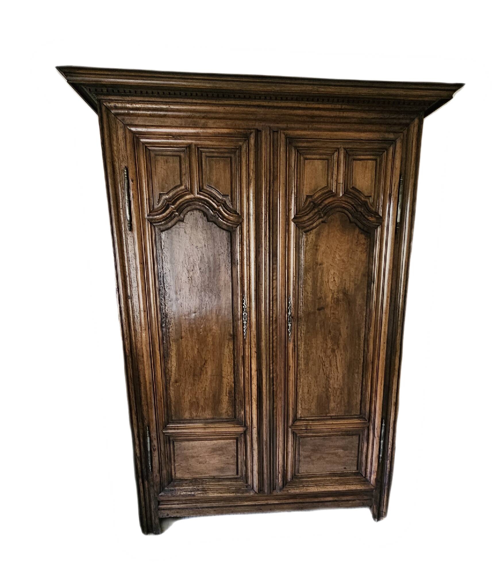 Old wardrobe with 3 shelves and small wardrobe