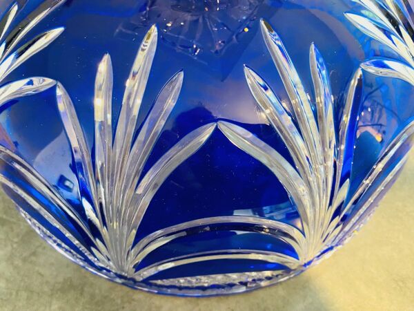 Grande coupe en cristal ciselé bleu cobalt vers 1960 cristallerie LEMBERG