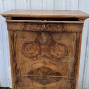 Louis-Philippe secretary, mid-19th century, in walnut burl.
