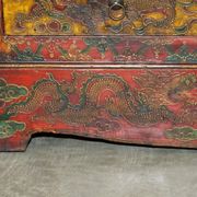 Armoire chinoise vintage peinte avec pagode et tiroirs
