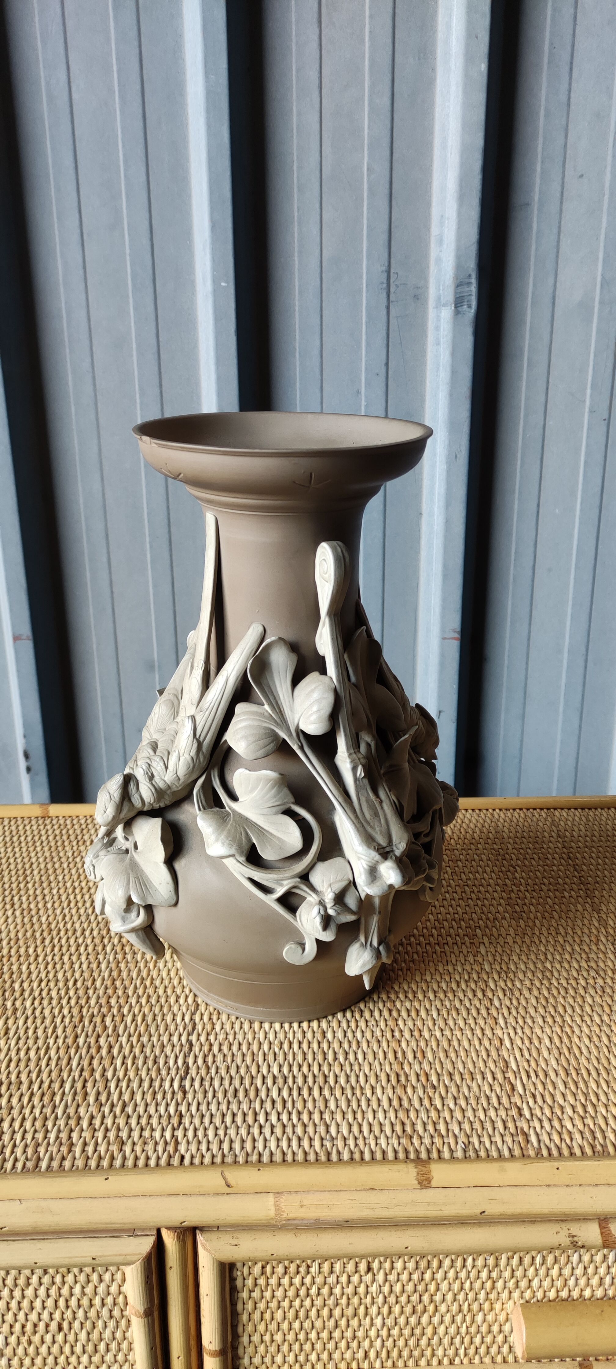 Vase barbotine décor art nouveau