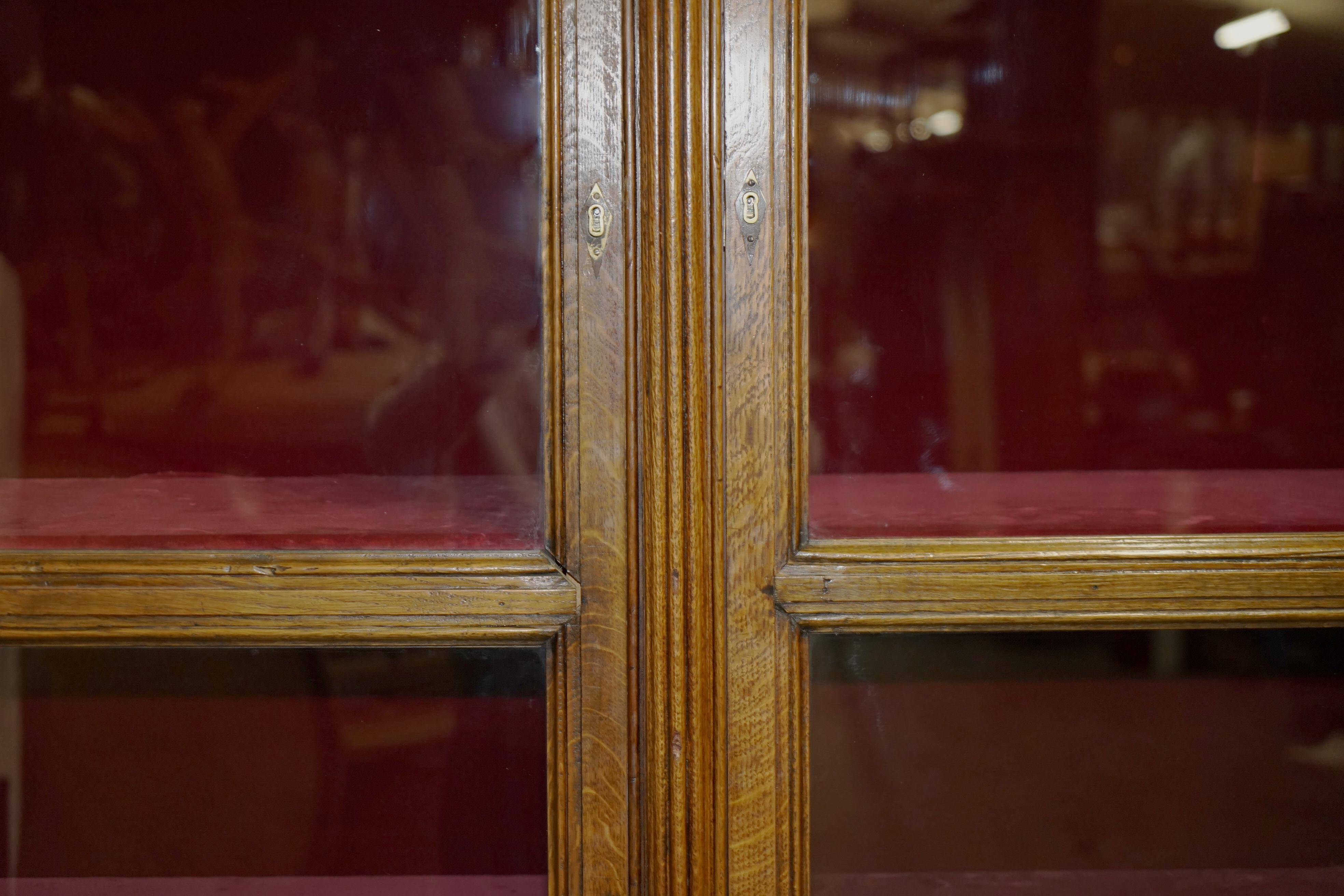 Bibliothèque antique style Samuel Pepys 1666, 2.8x3.9 m, suite victorien