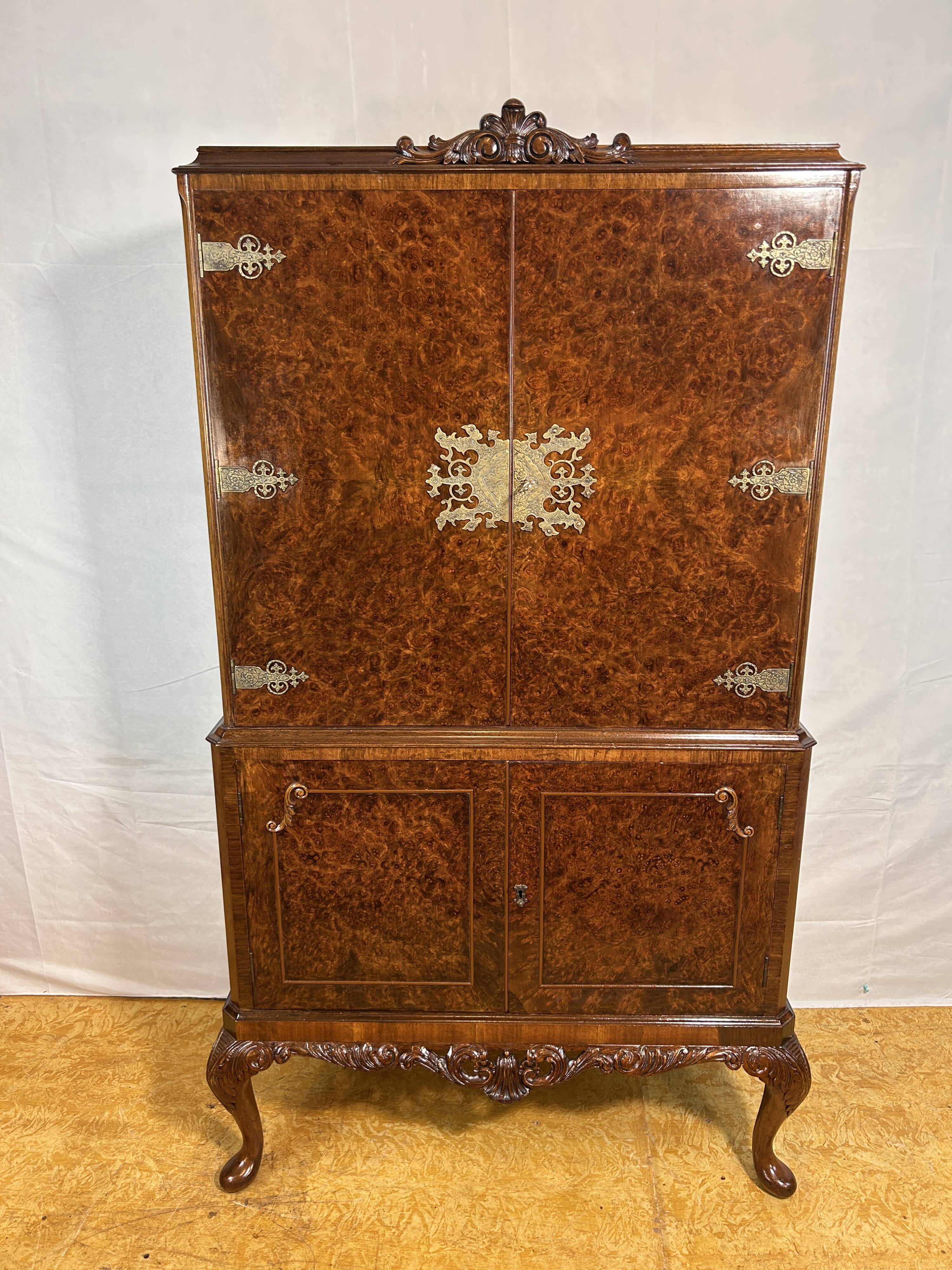 Mid-20th Century Burr Walnut Drinks Cabinet – Art Deco Elegance Meets Queen