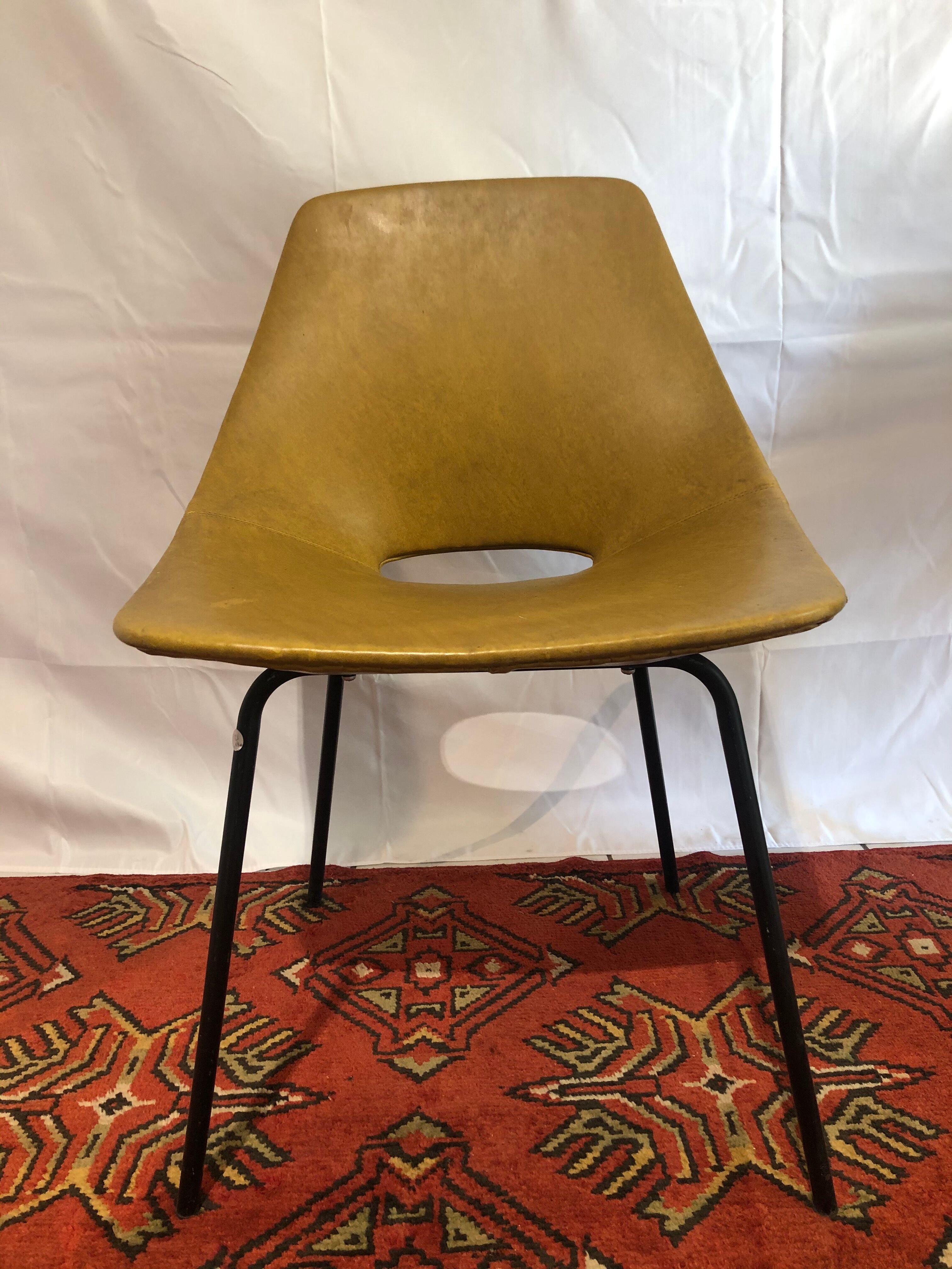 Chaises signées Pierre Guariche pour Steiner