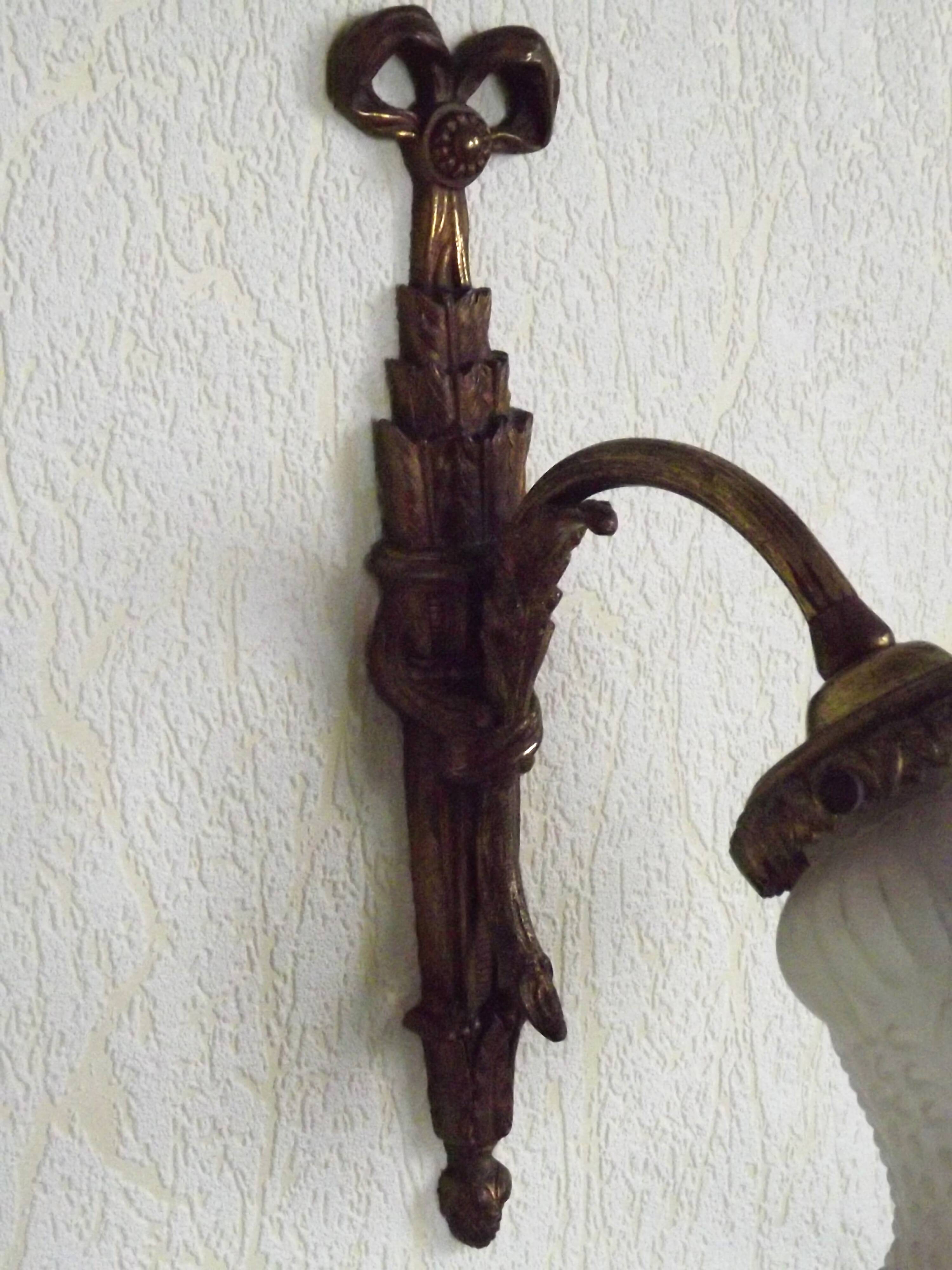 French Bronze Empire Style Ribbon & Bows Wall Light with Frilled Glass Shade 5140