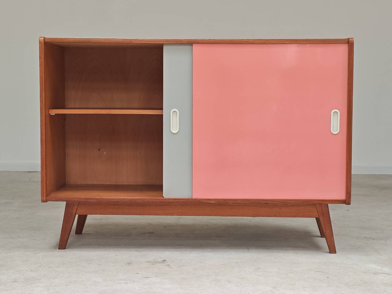 U-452 pink sideboard by Jiri Jiroutek for Interier Praha 1960