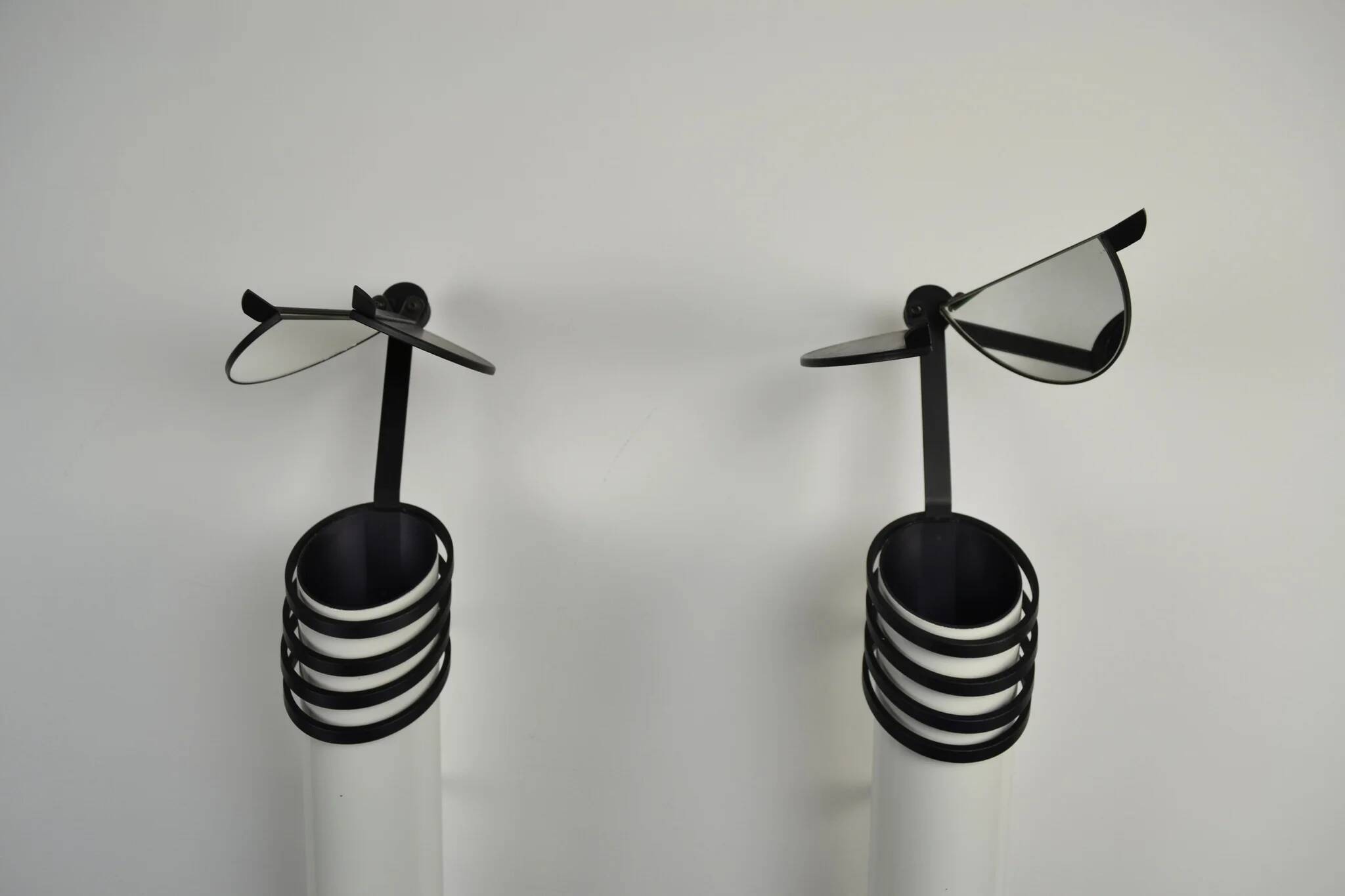 A pair of white “Skarabé” wall lamps by Stig Ahlström and Clas Kock for Ateljé Lyktan, Sweden, 1980s