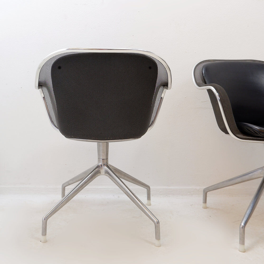 Set of 4 swivel armchairs "Iuta" by Antonio Citterio for B&B Italia