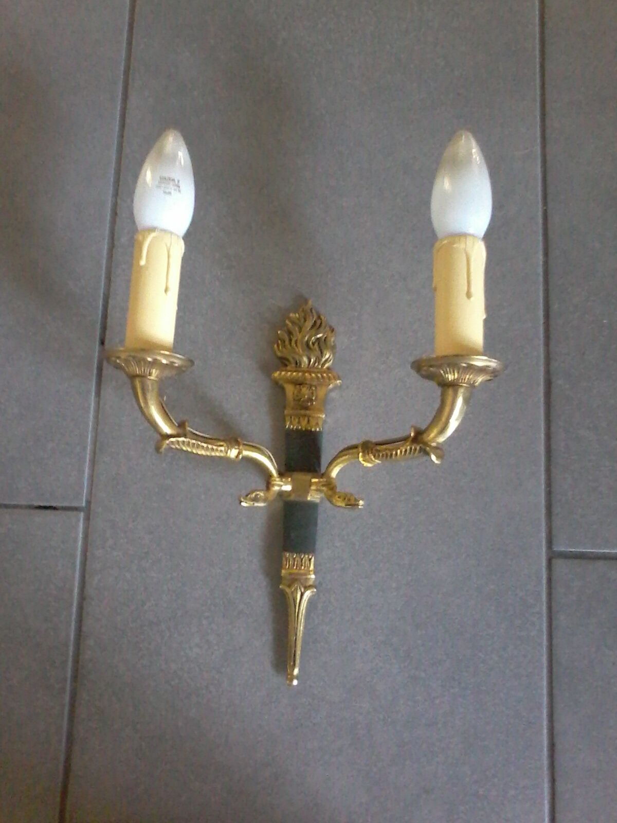 Wall lights with two light arms