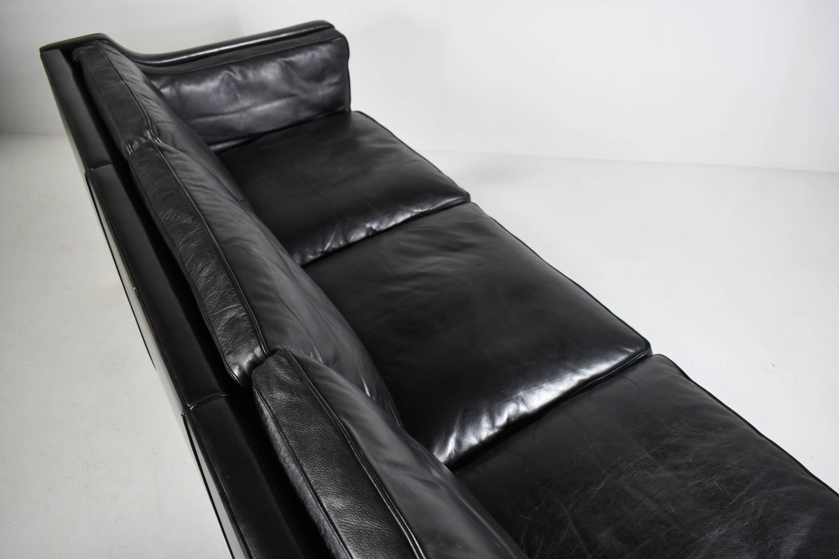 Sofa Model 2213 by Børge Mogensen, Frdericia. Denmark.
