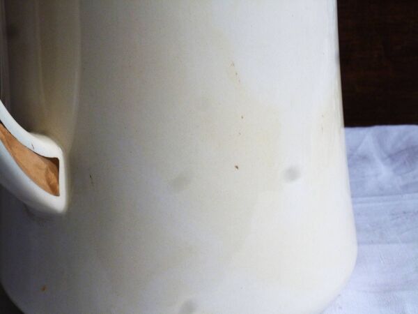 Broc vintage, broc de toilette céramique, pichet, décor salle de bains.