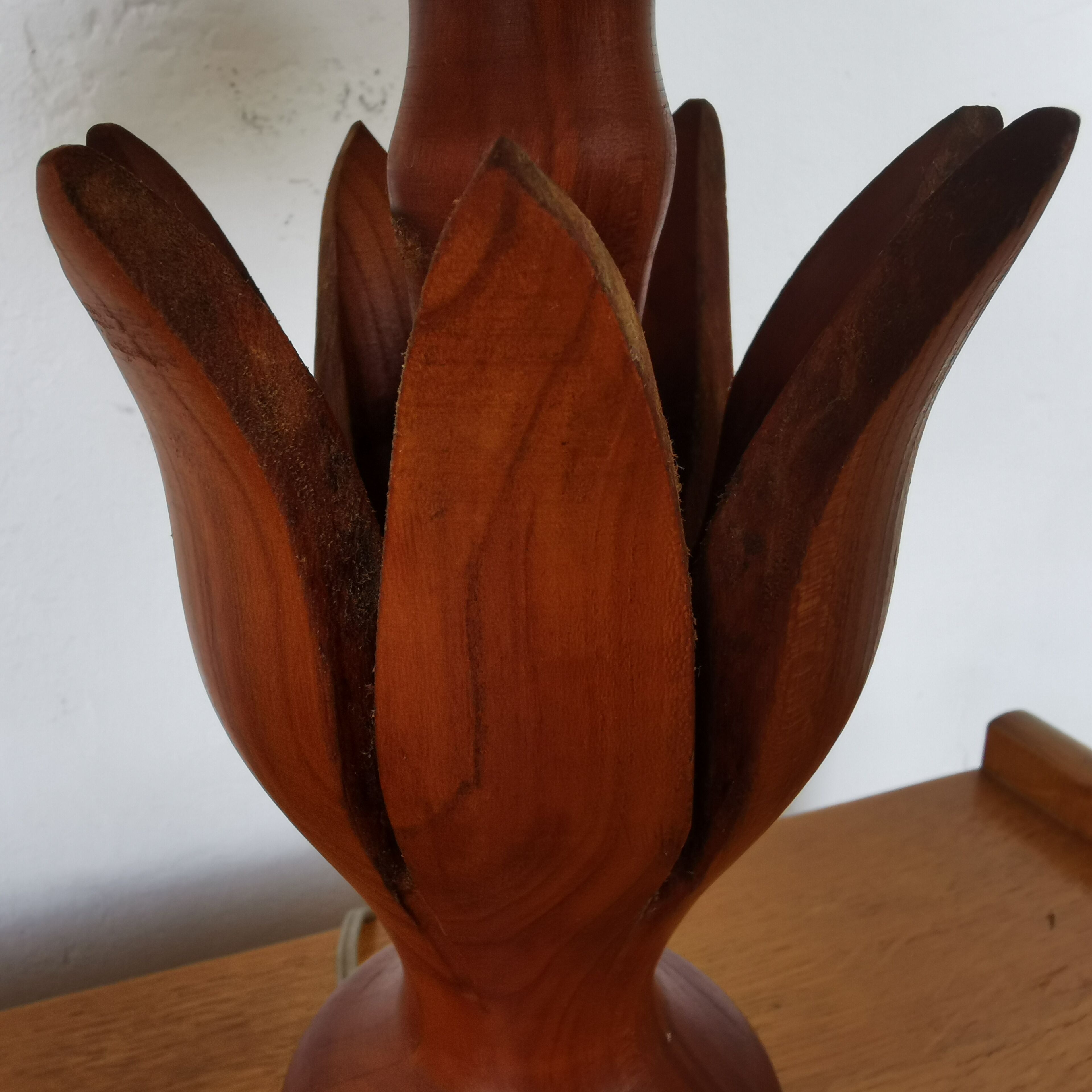 Wooden table lamp in the shape of a flower