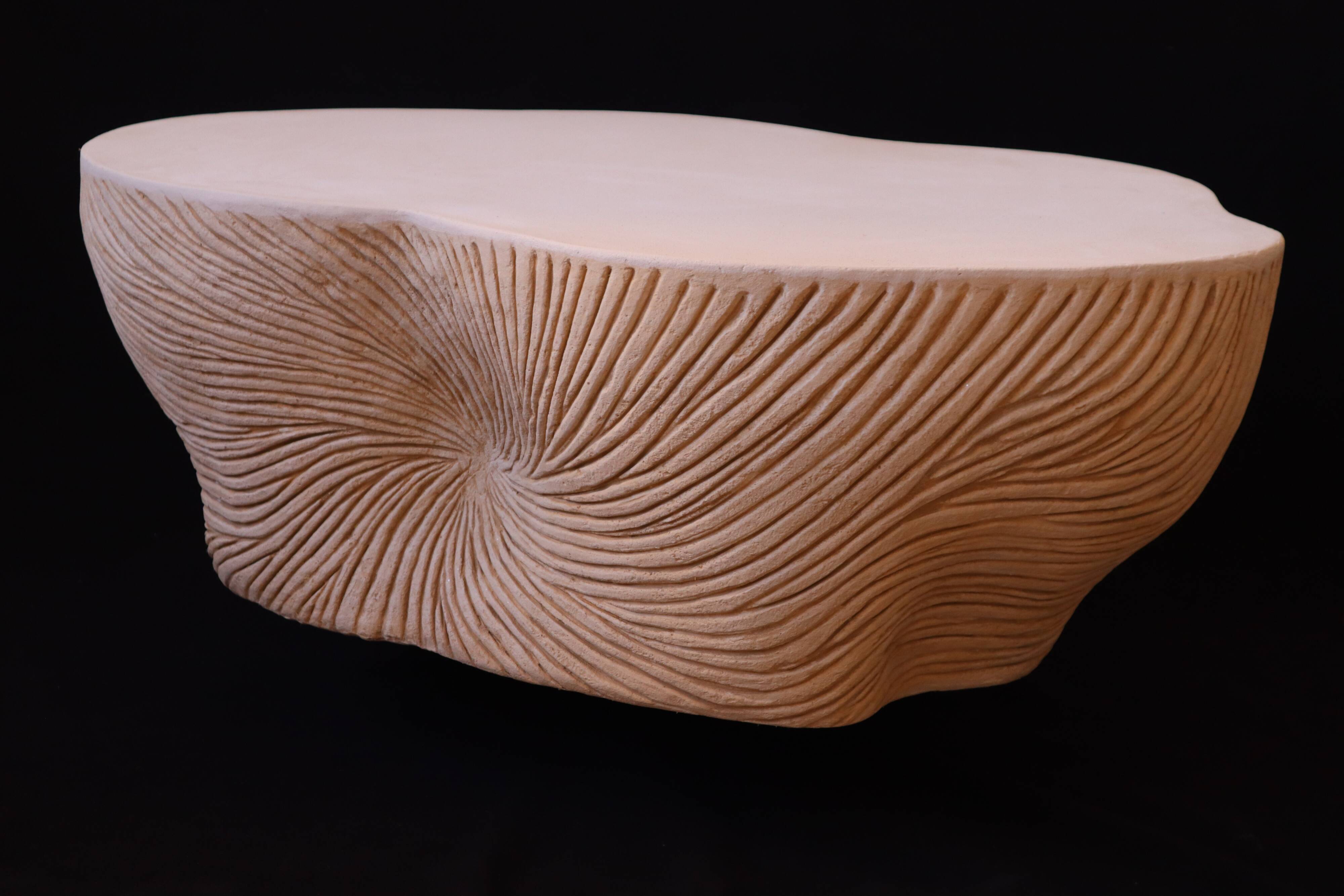 Spirale, table basse design effet pierre, création unique fait main