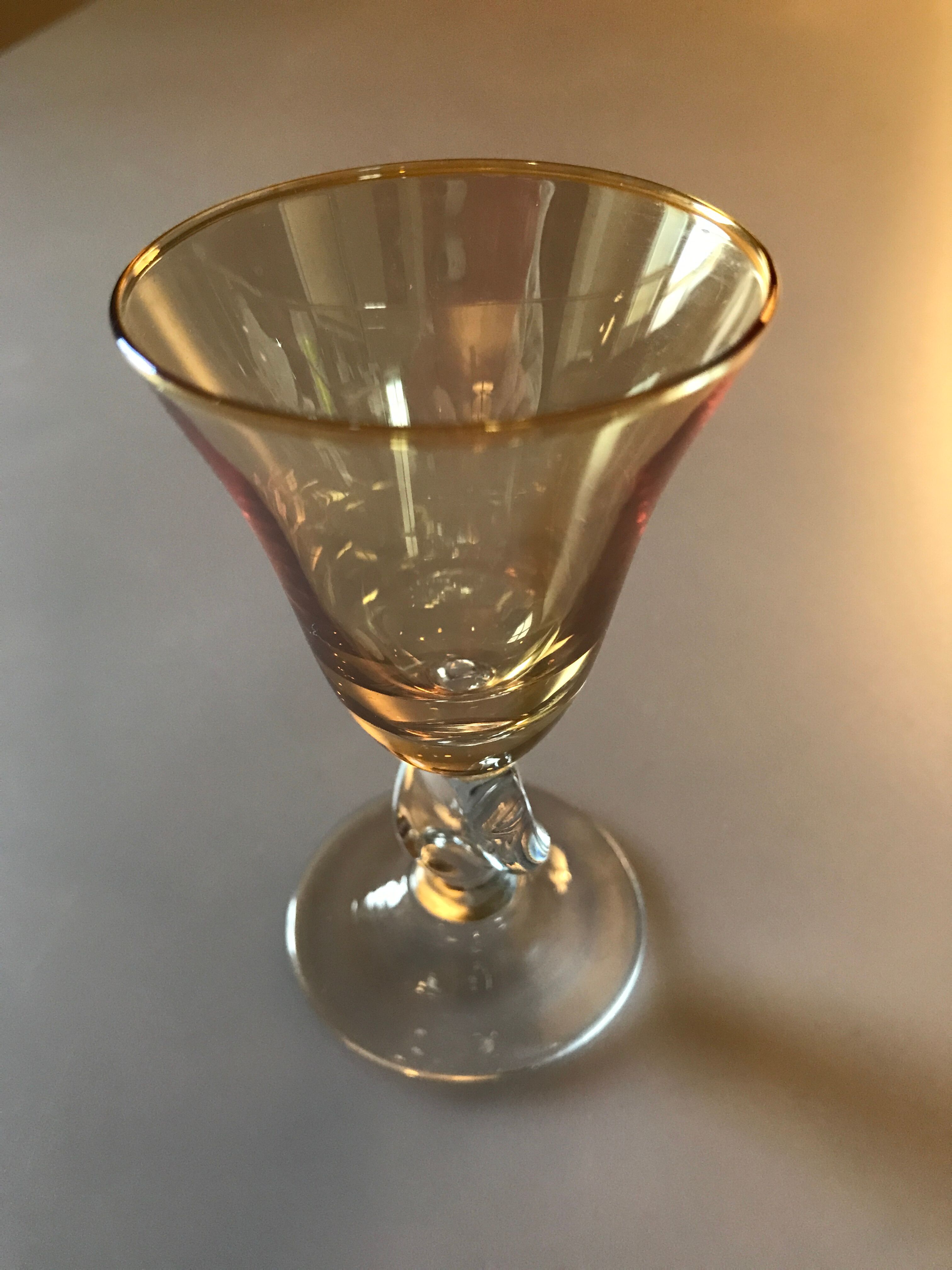 13 verres à liqueur
