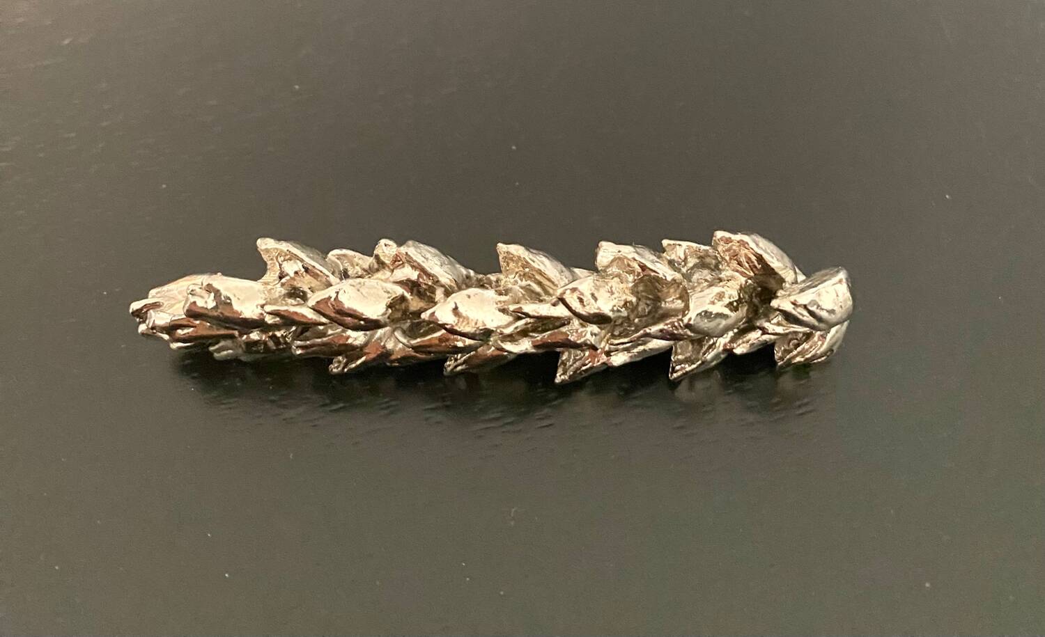 6 wheat-shaped knife holders in silver-colored metal