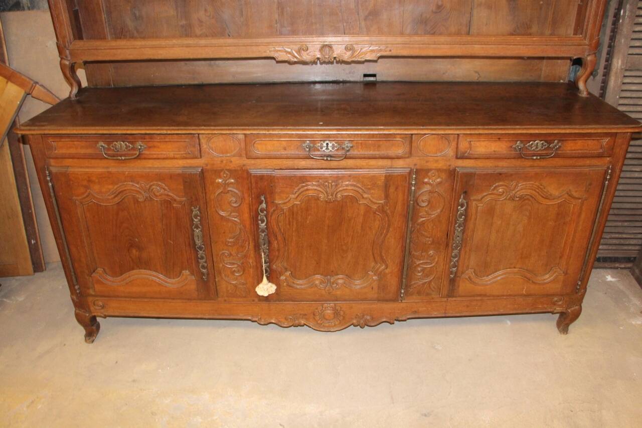 18th century dresser