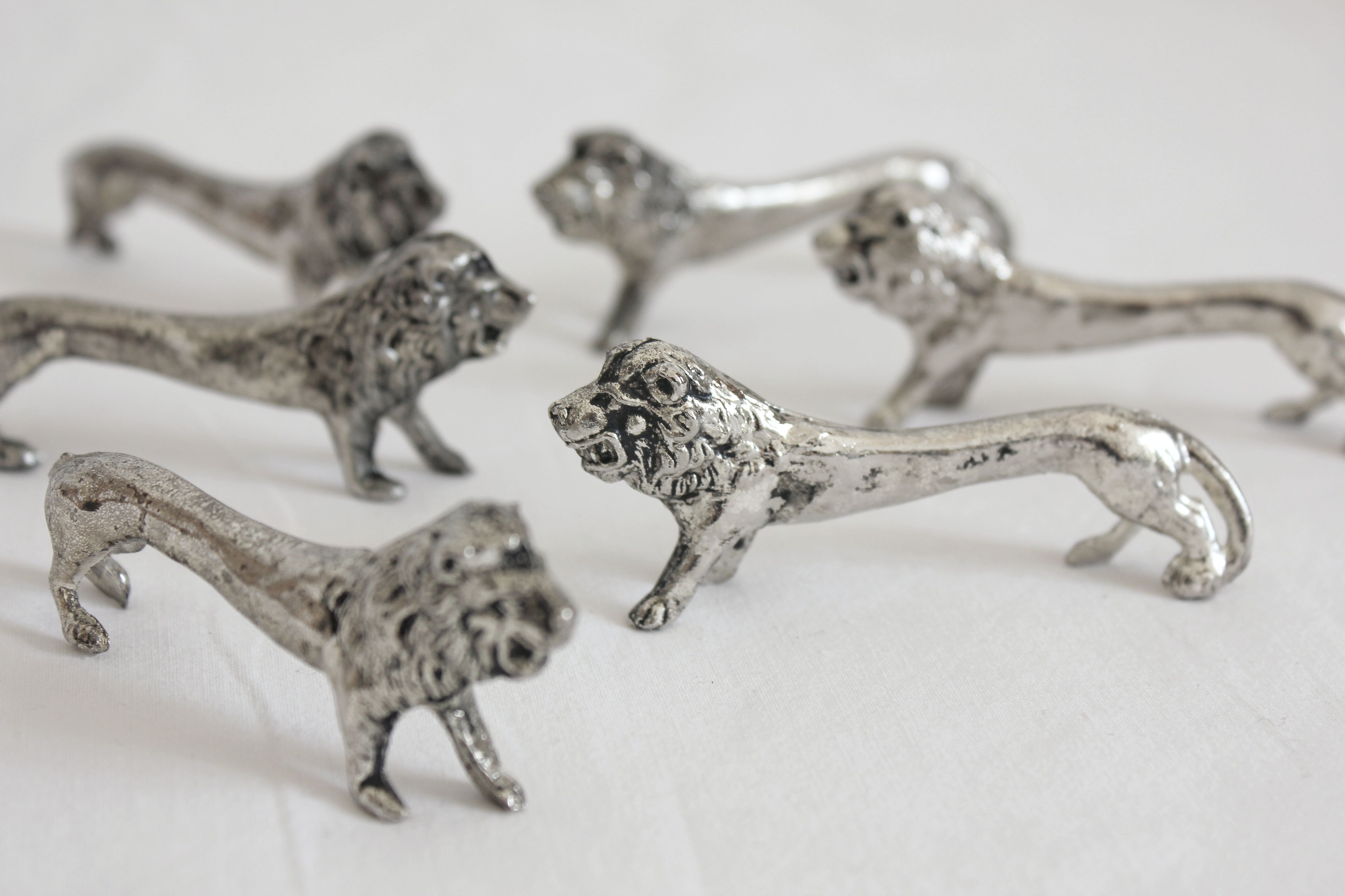 6 vintage lion silver metal knife rests