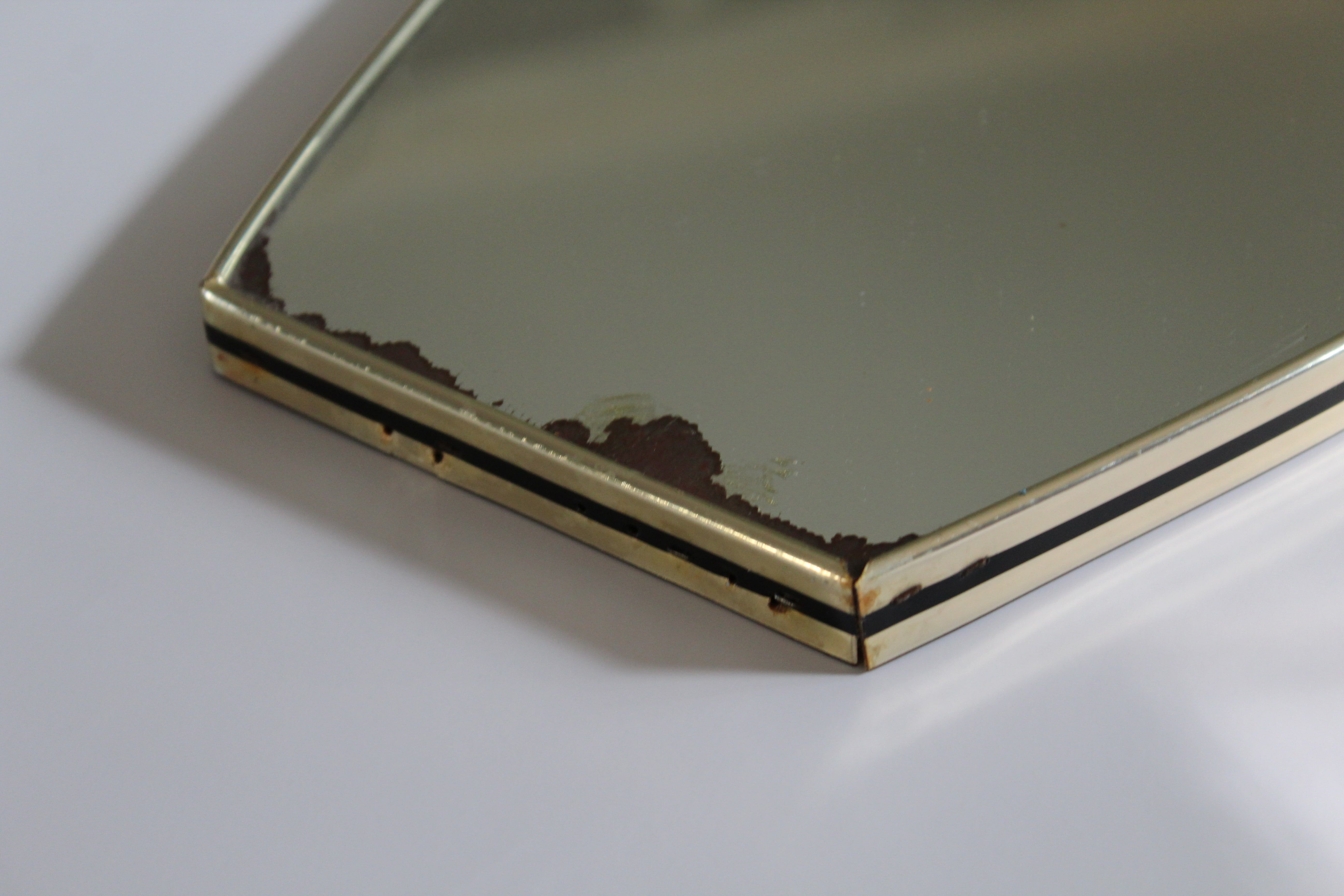 Miroir asymétrique en laiton