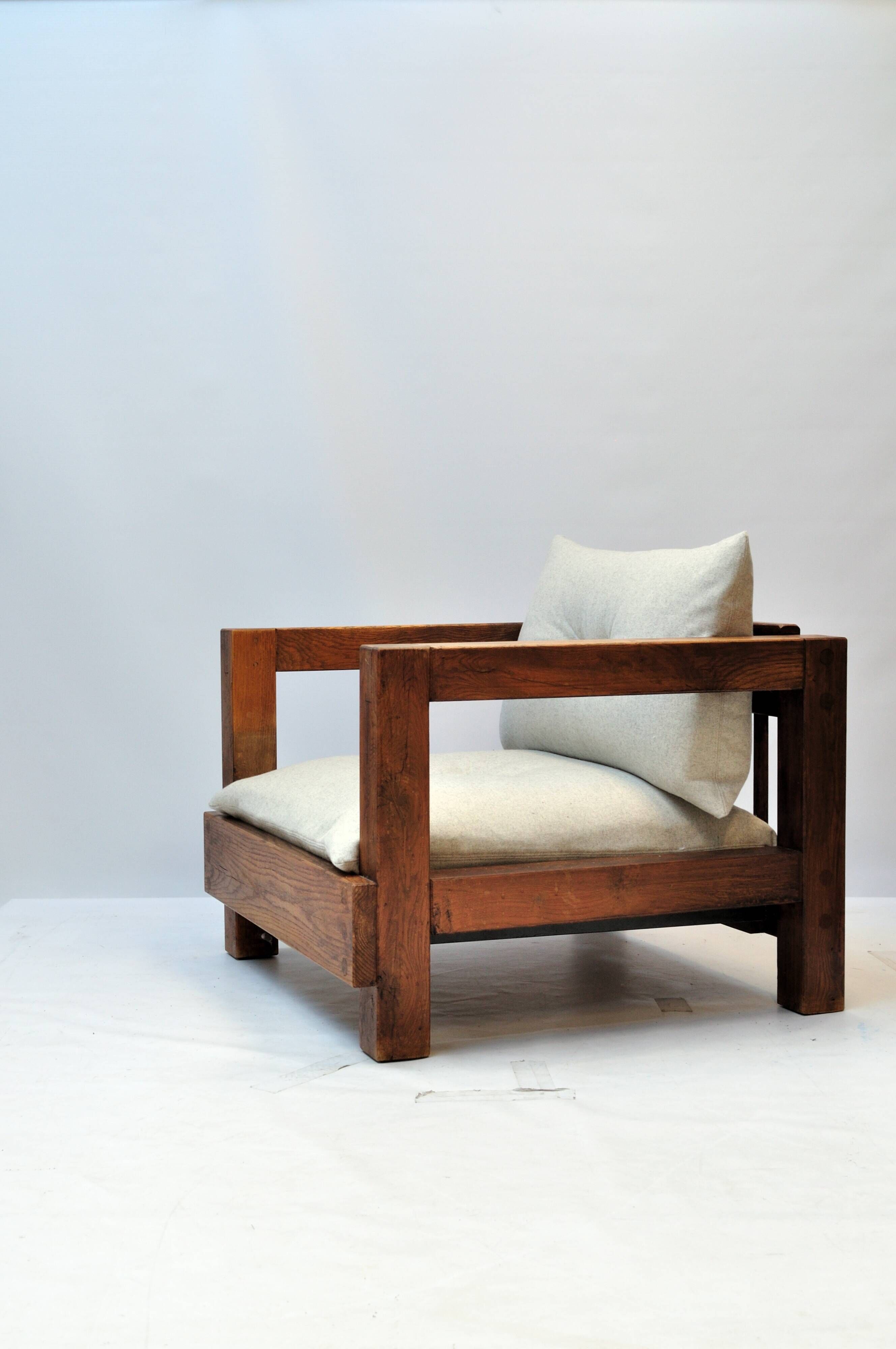 Fauteuil en chêne massif — reconstruit en 100 % laine vierge