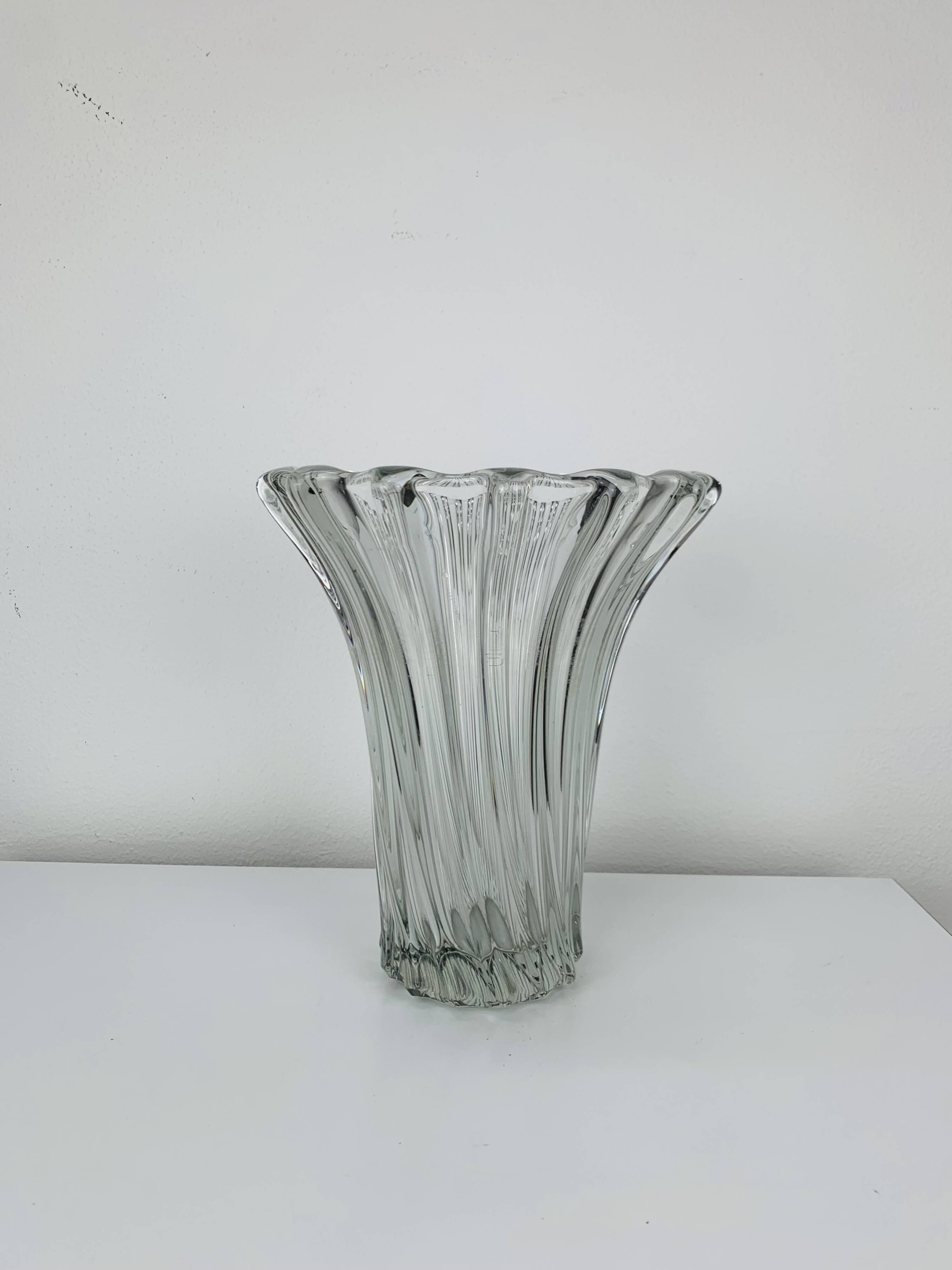 Art Deco vase by Pierre d'Avesn, glass