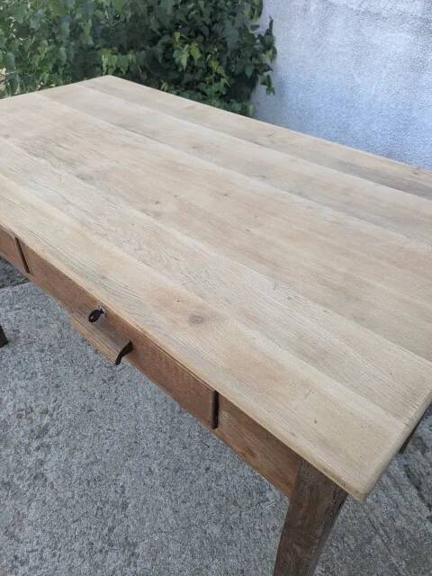 Oak table