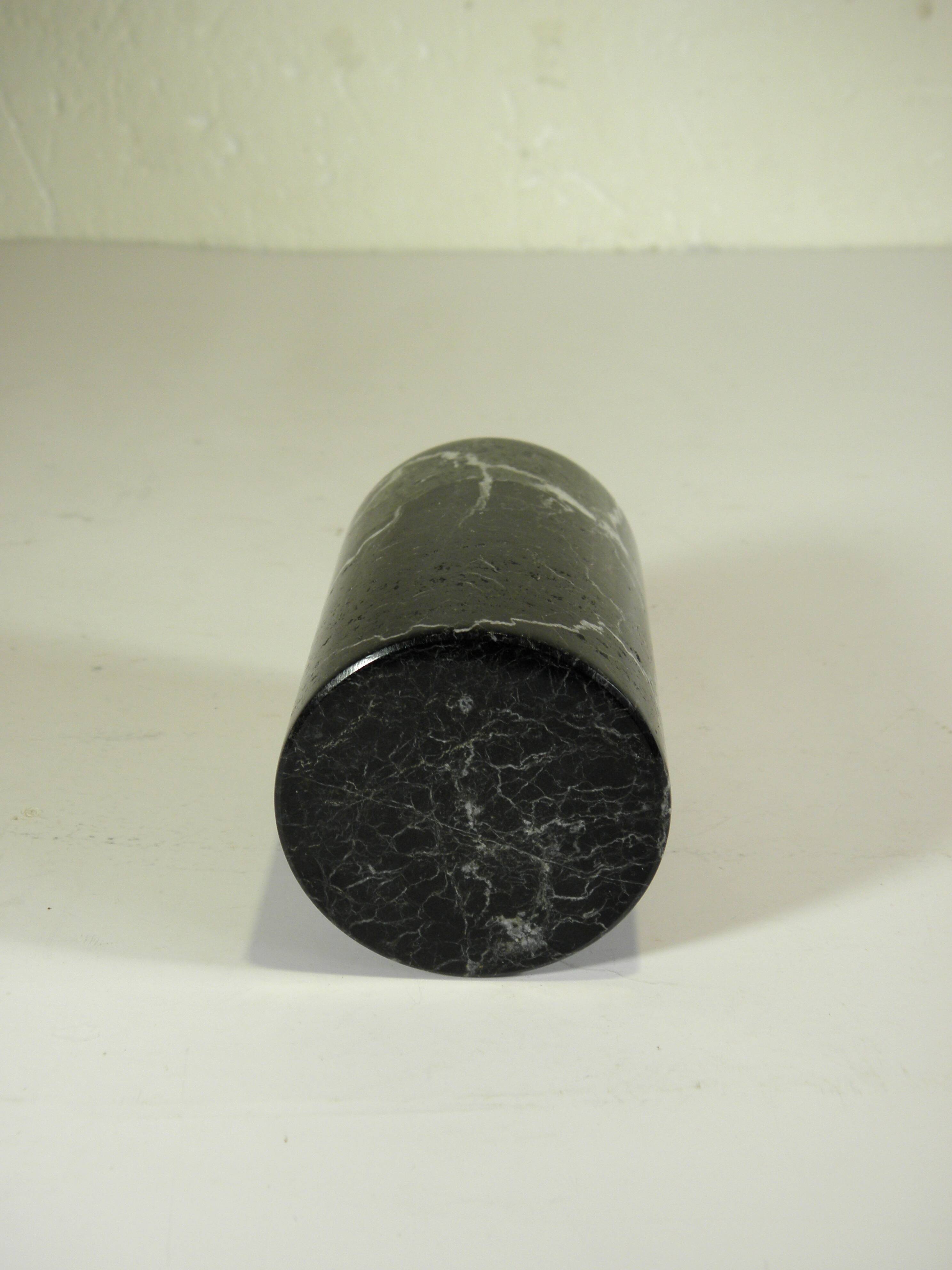Pot - vase in black marble 10 cm
