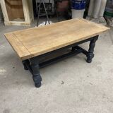 Table basse en bois peint