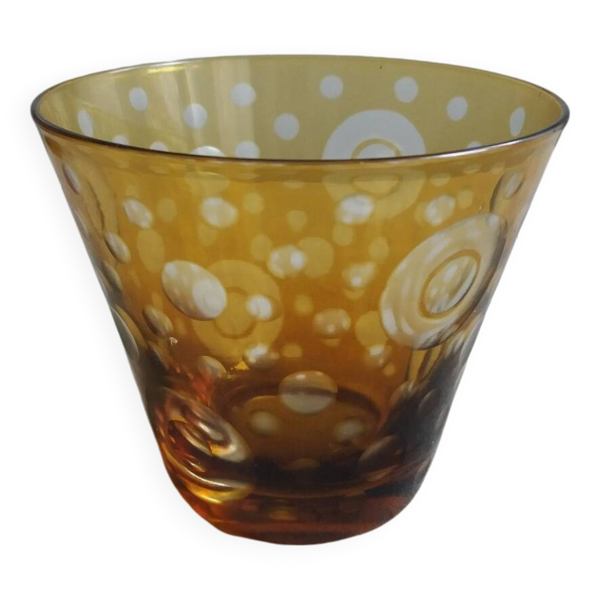 Verre en cristal taillé doublé de couleur ambre