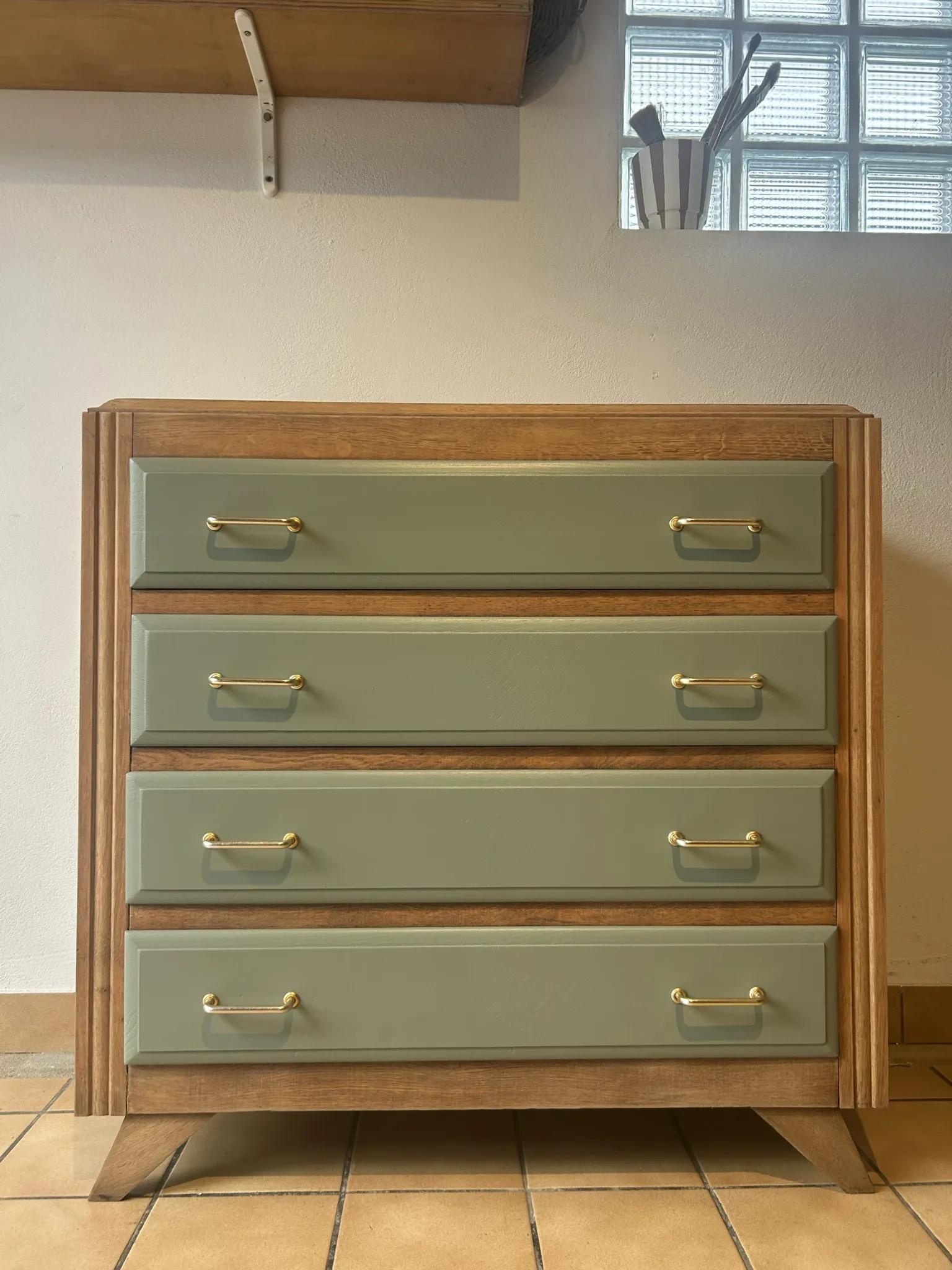 Vintage chest of drawers