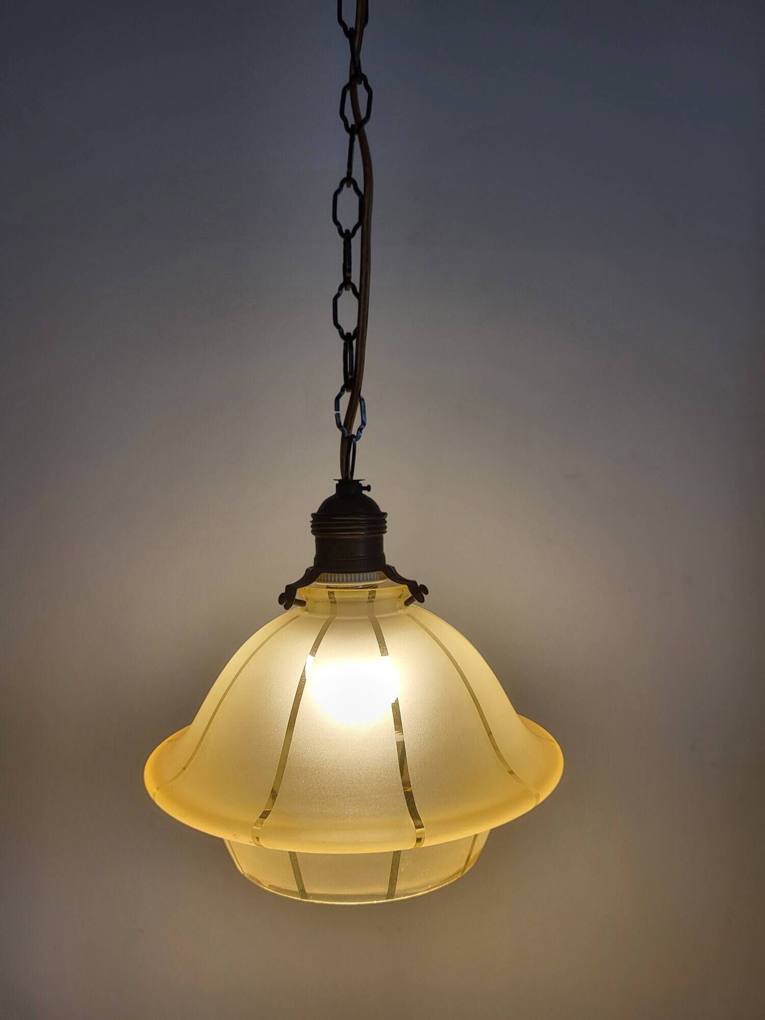 Lampe à main art déco en glaçure d’uranium; symmetrisch gelijnd, Belgique