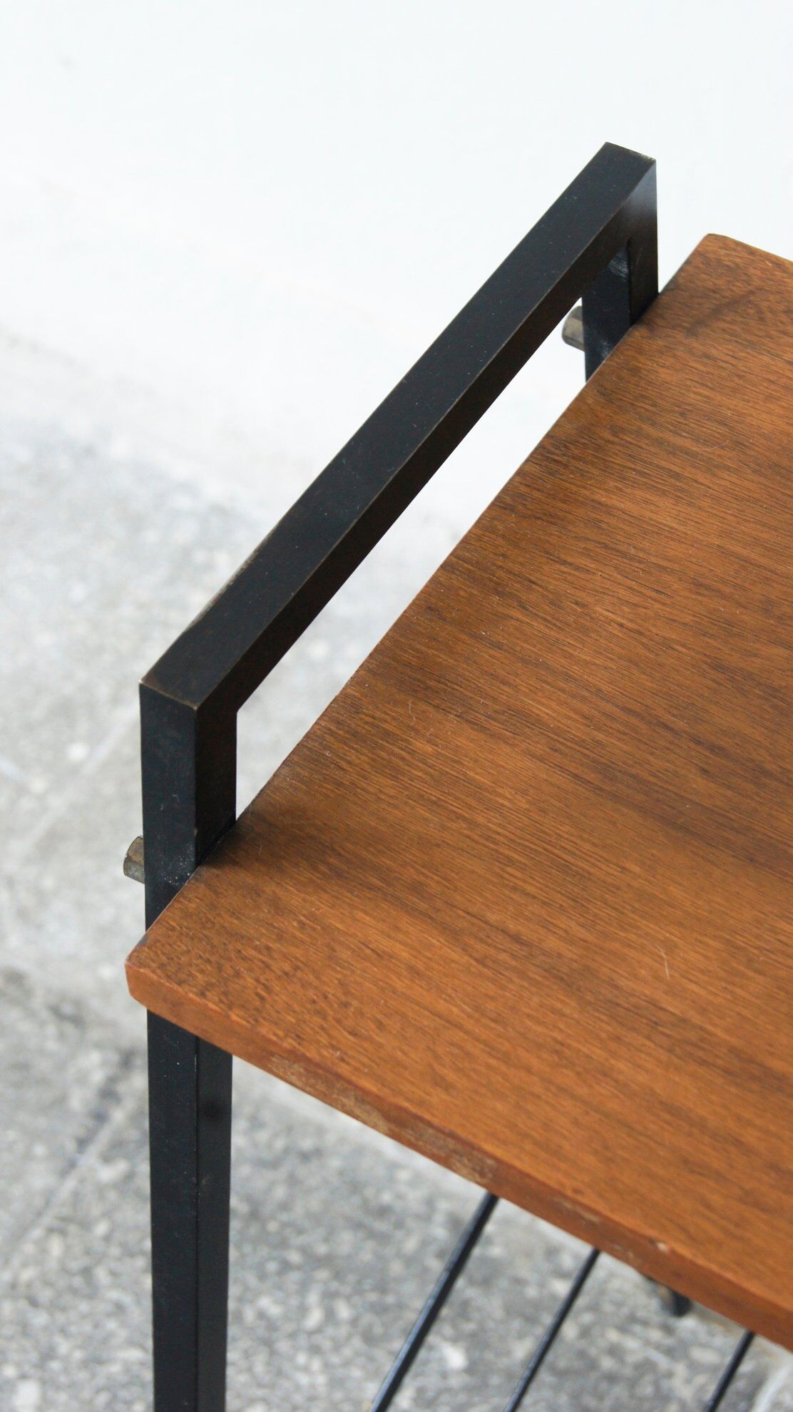 Desserte avec porte-magazines, années 1960