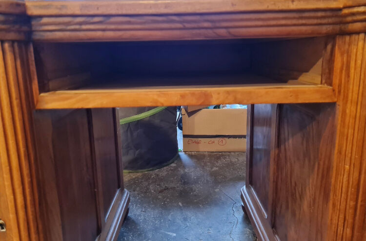 Desk carved counter 1900