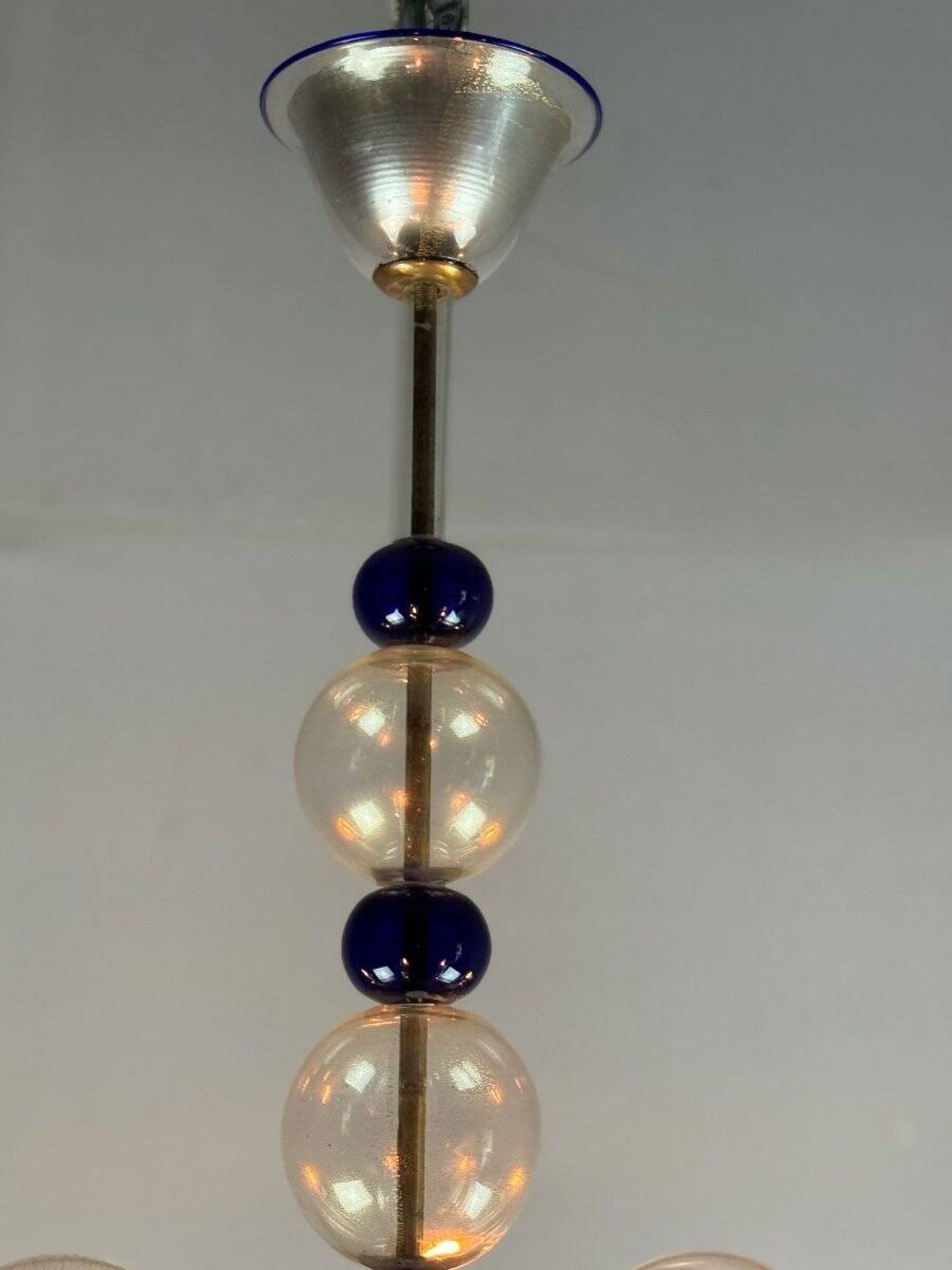 Venetian chandelier in gold and dark blue Murano glass, 5 light arms, circa 1960