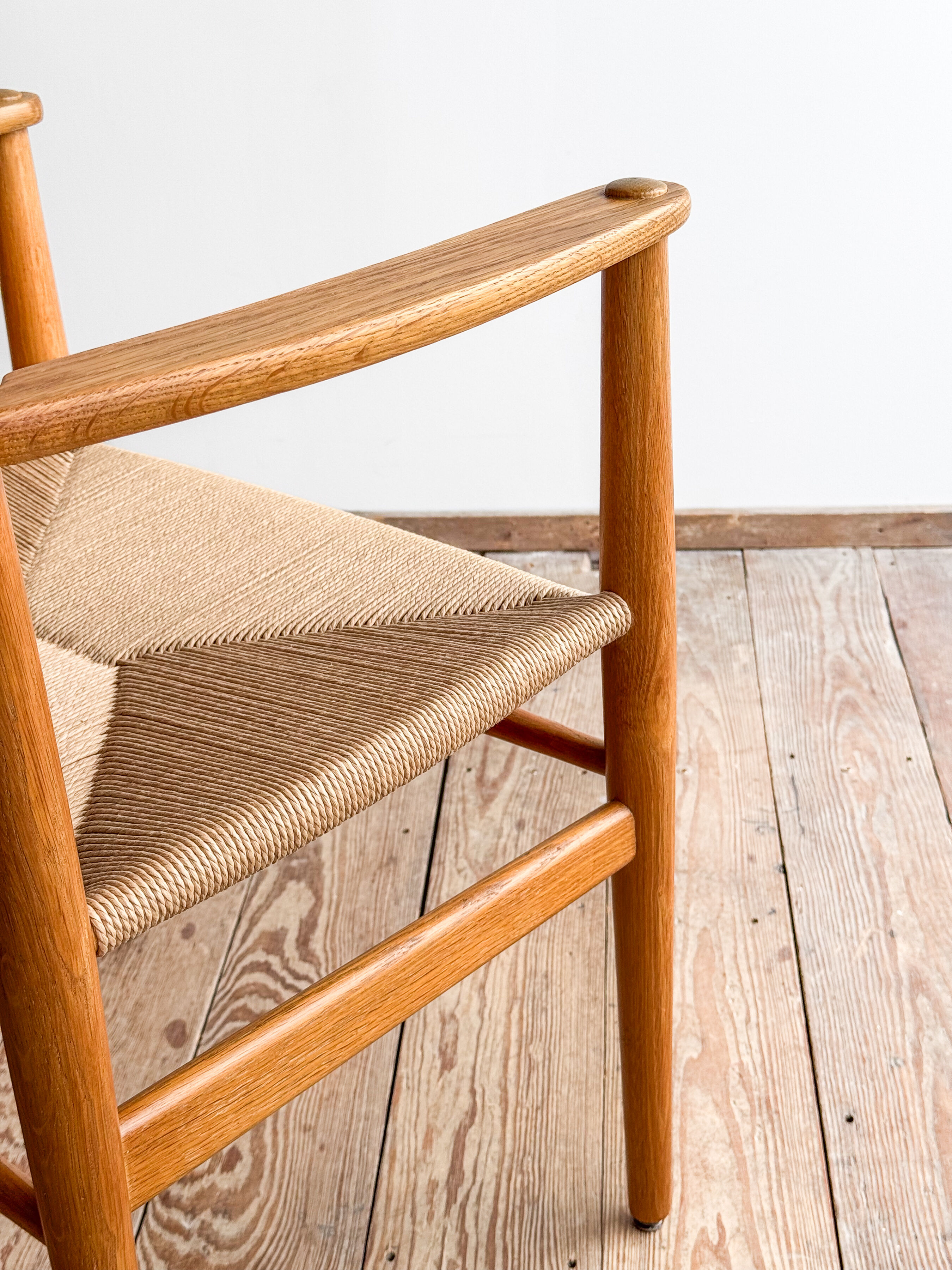 Fauteuil CH37, Hans J. Wegner en chêne avec assise neuve en corde danoise