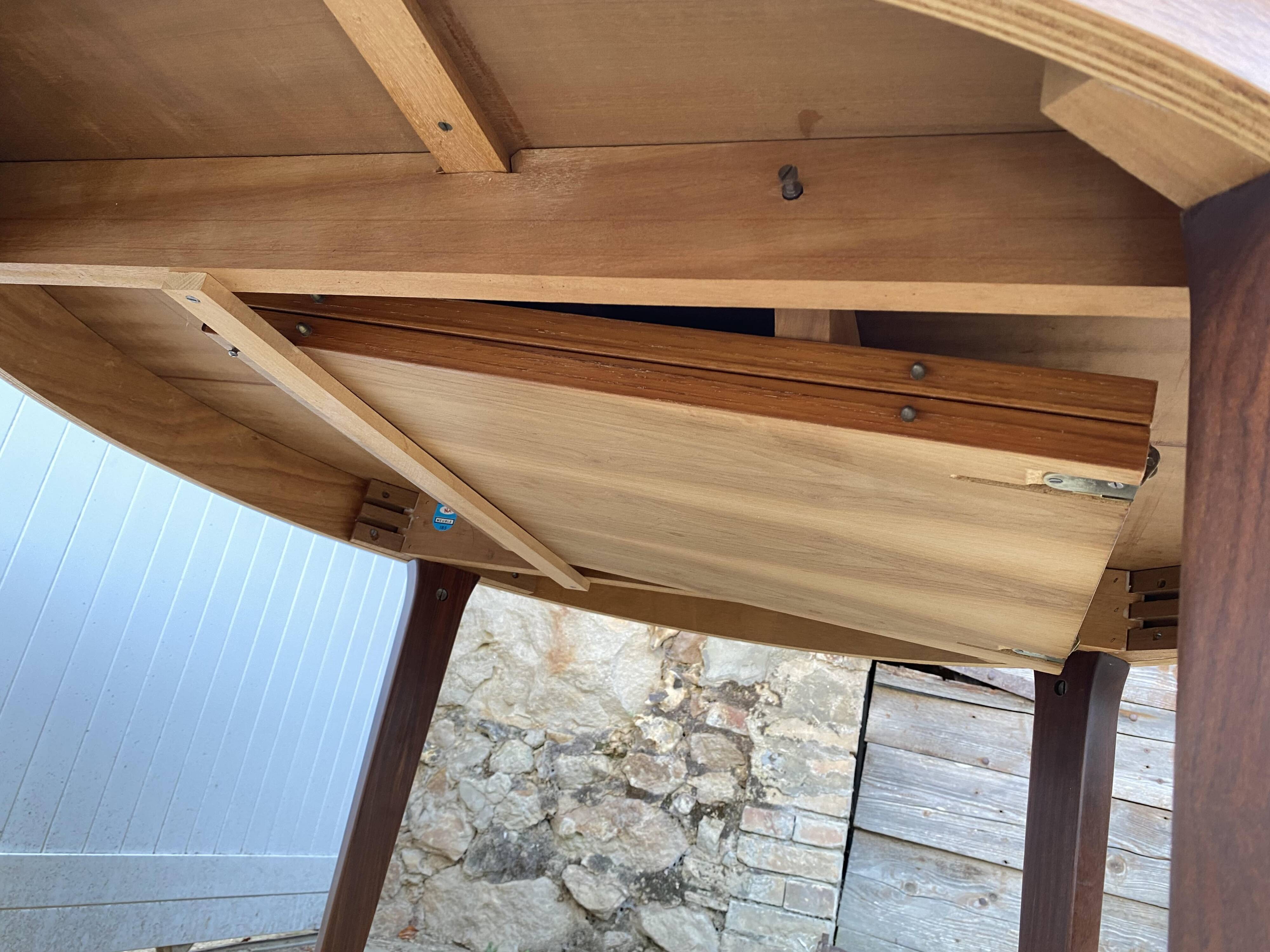 Scandinavian extendable round table in teak dia 116cm an60