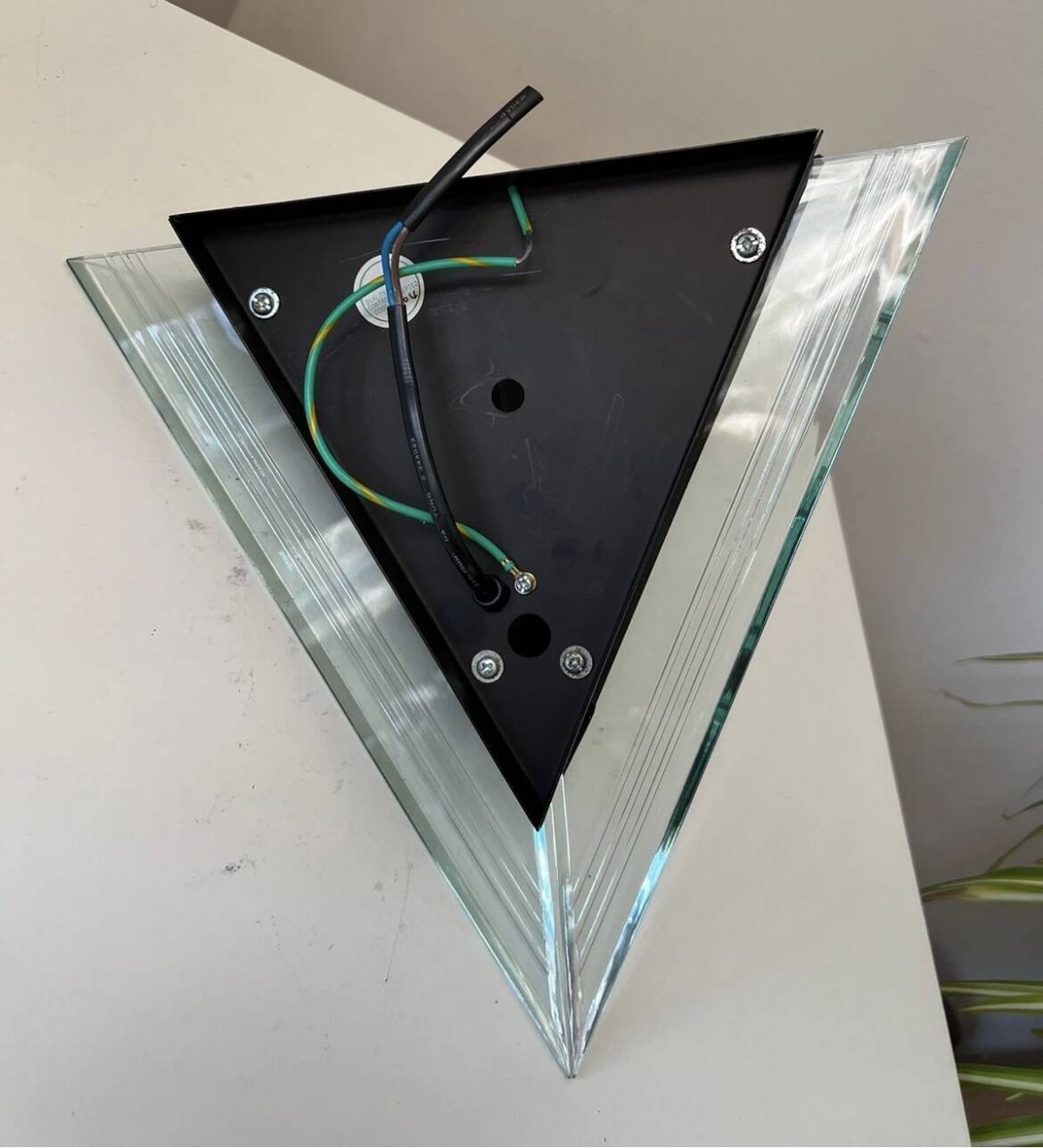 Memphis style designer wall lamp 1980 NADAIR triangle plexiglass