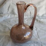 Carafe en verrerie de Biot de couleur violet mauve