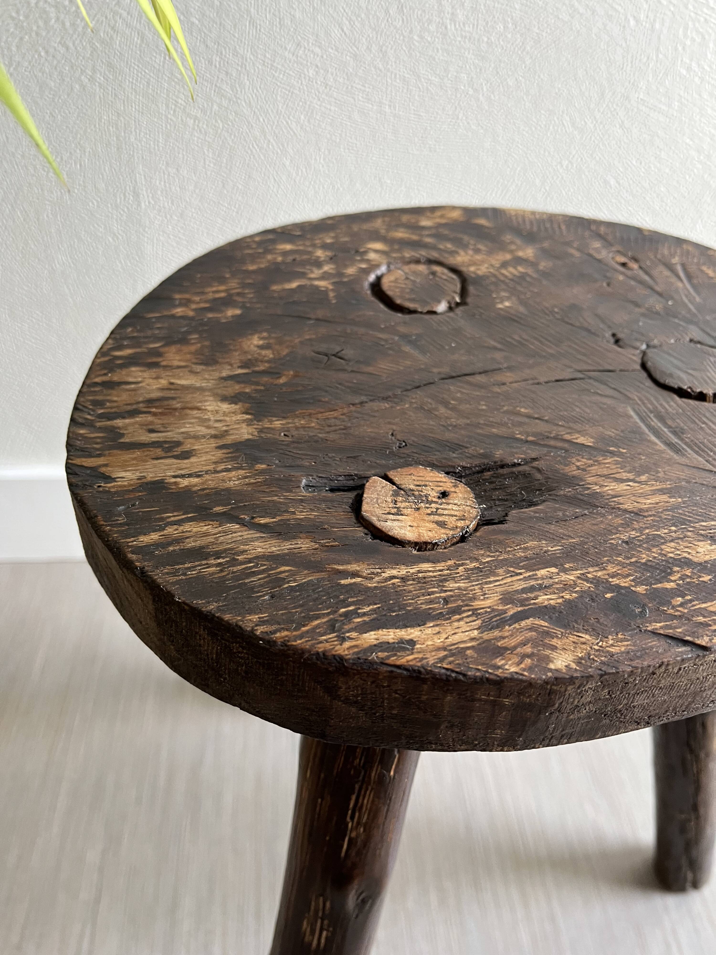 Tabouret tripode bois