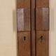 Meuble en bois à deux portes des années 1960, recouvert de tissu, de style italien.