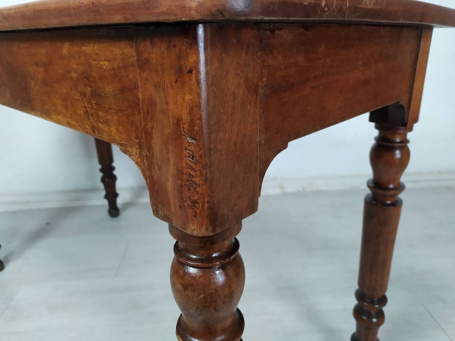 Table de ferme bistrot