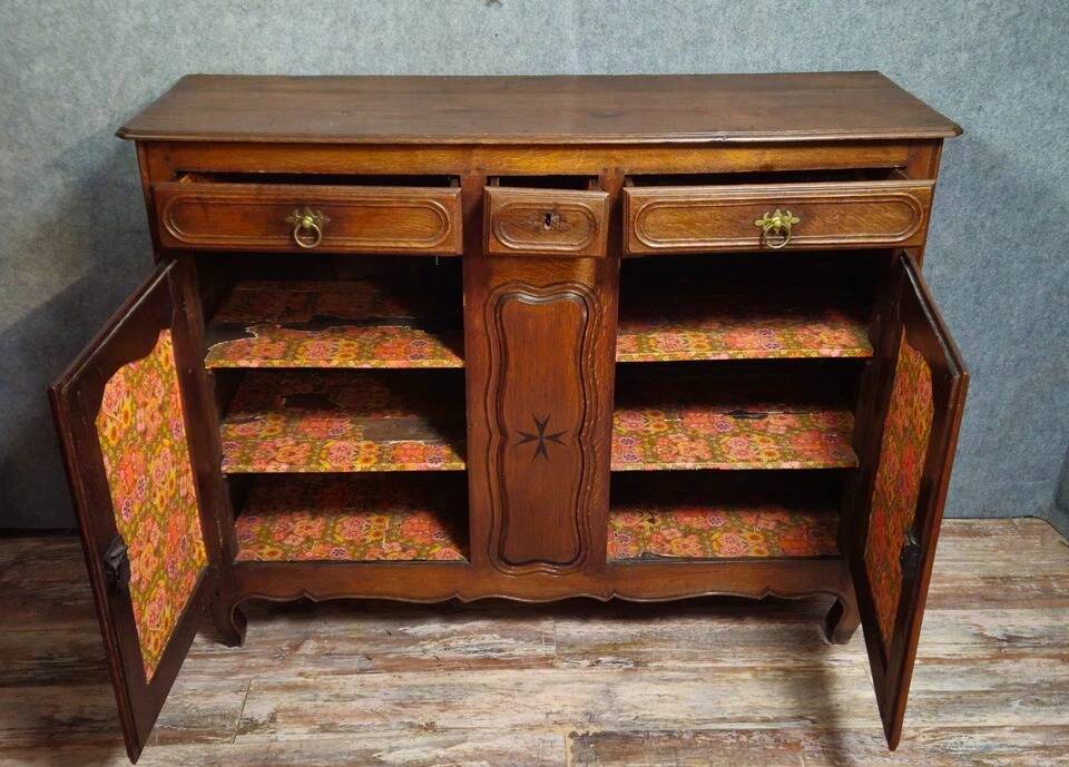 Old oak buffet – Regional style / Louis XV - XVII period