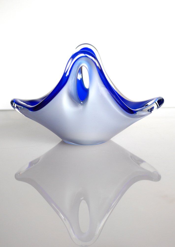 Glass art Coquille bowl by Paul Kedelv for Flygsfors
