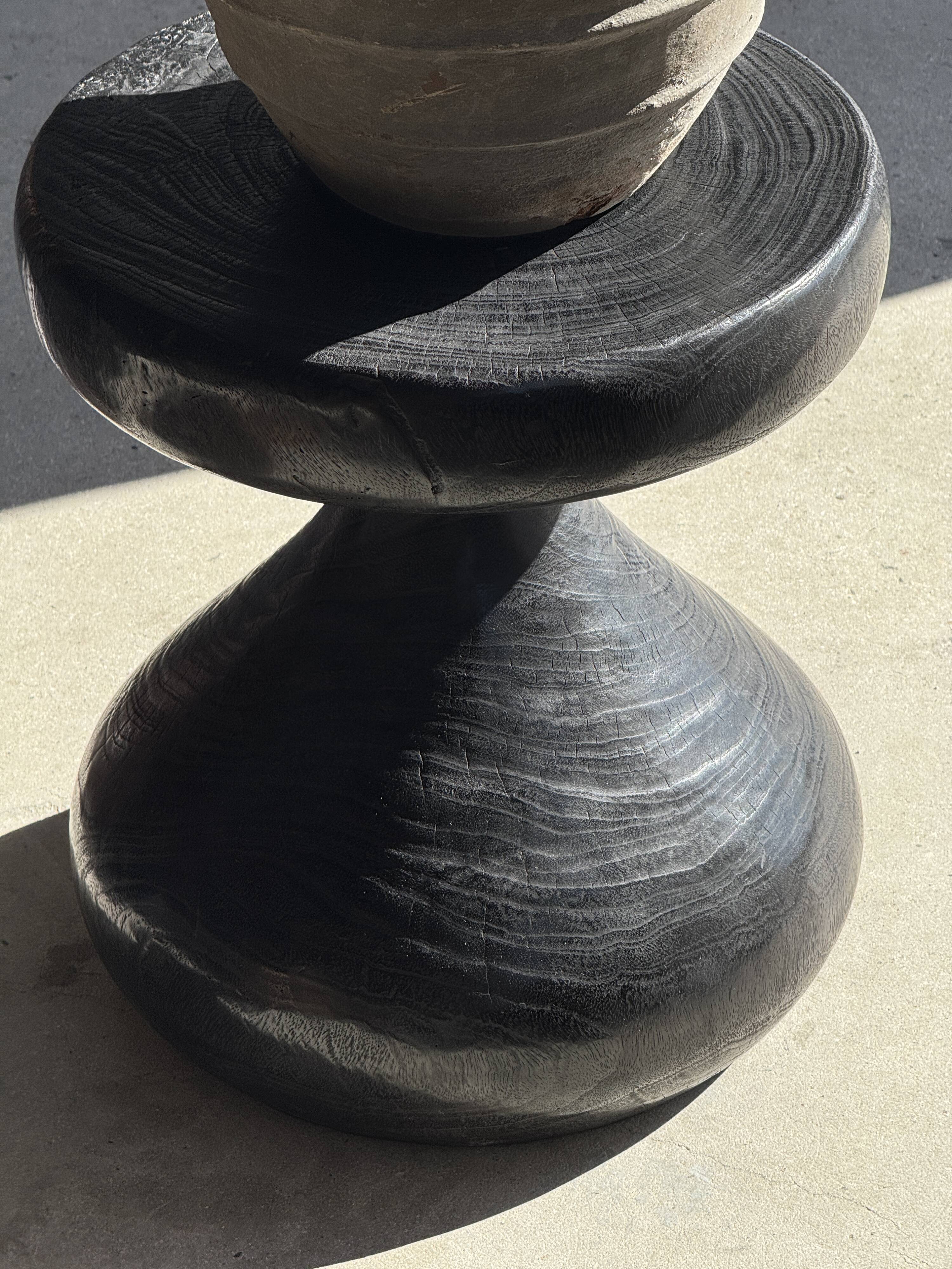Large oval vase with double handles, featuring raised grey-beige stripes, H42 D28.