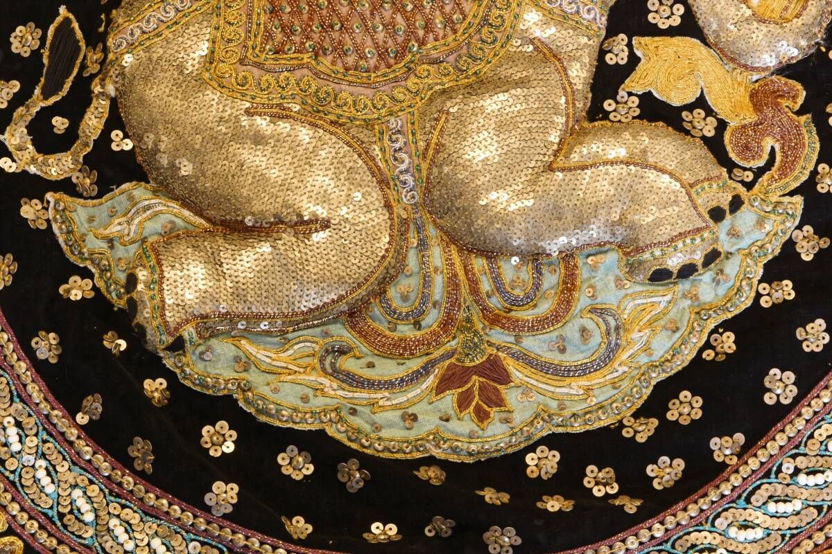 Tapisserie birmane Kalaga, les éléphants, perles et sequins