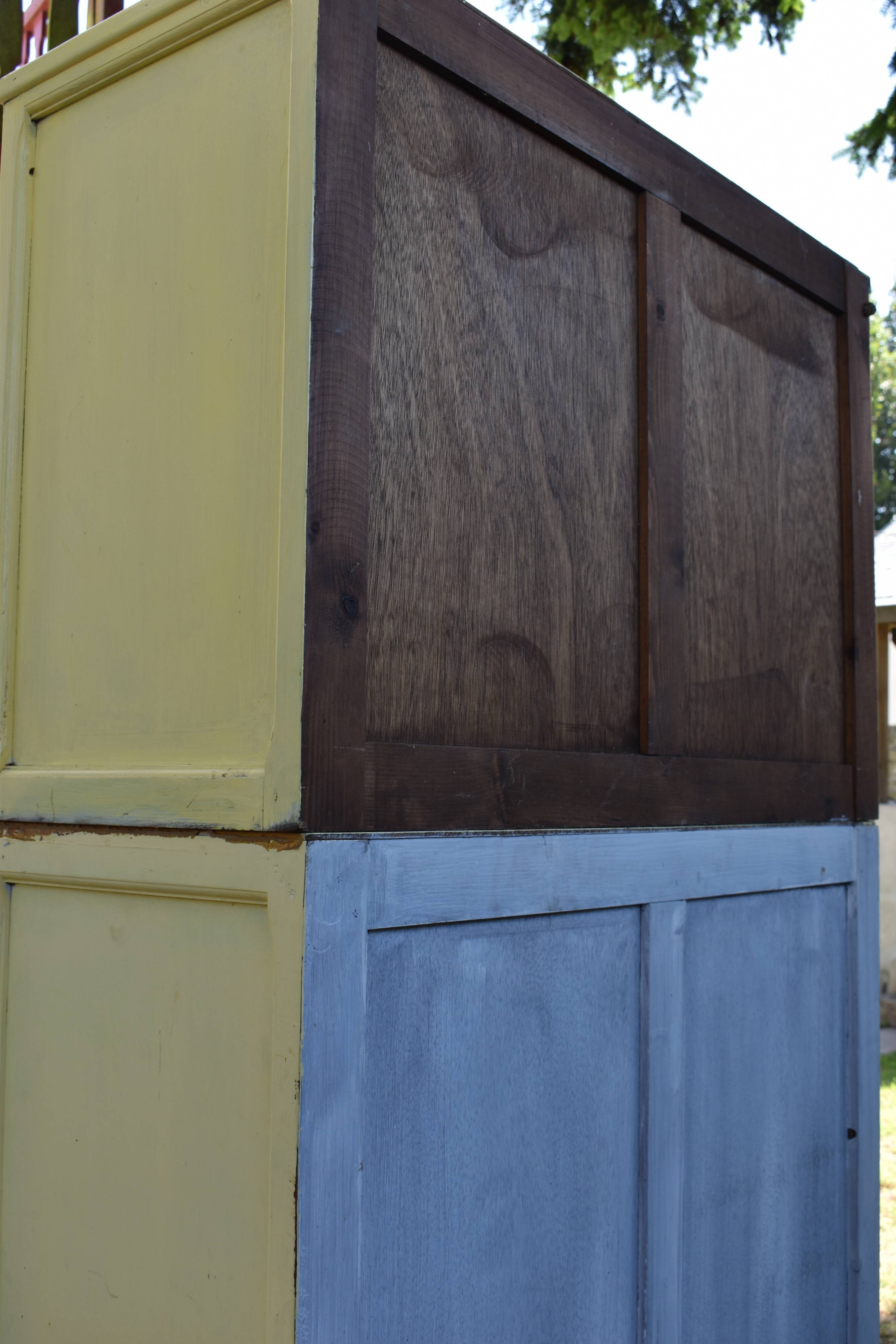 Armoire ancienne buffet jaune vintage parisien