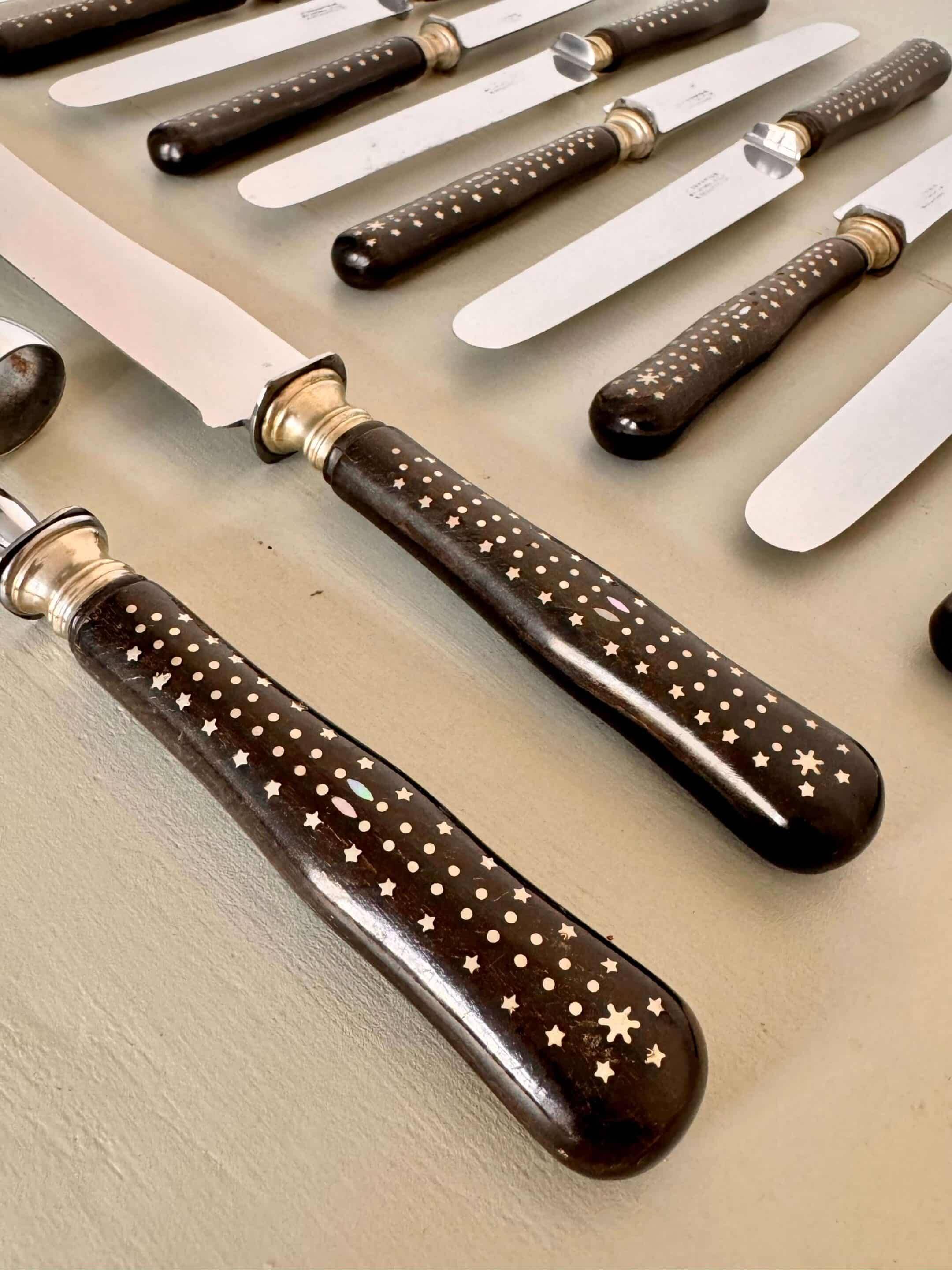 12 table knives and leg of lamb service 1900